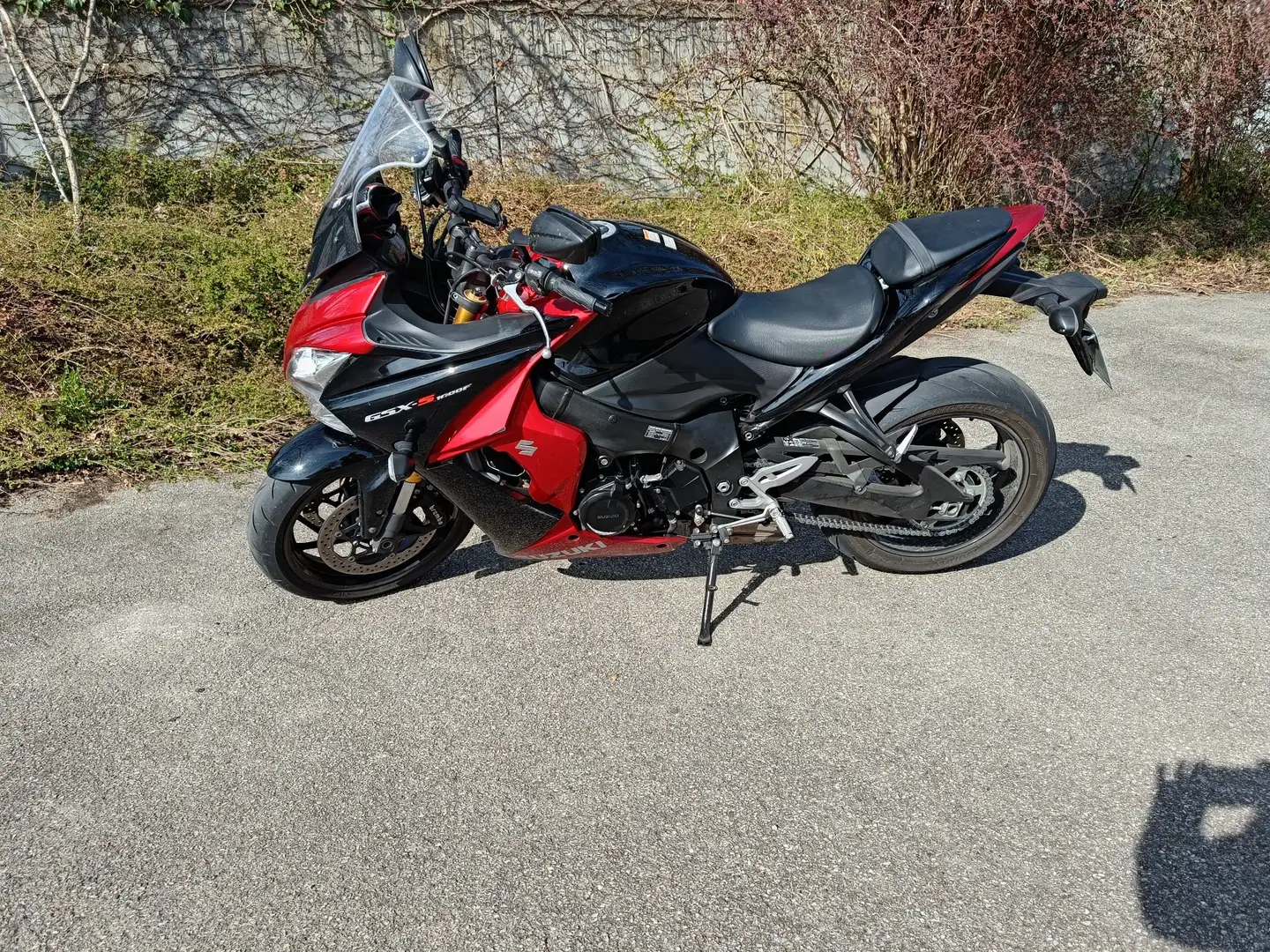 Suzuki GSX-S 1000 GSX-S 1000 F Piros - 1