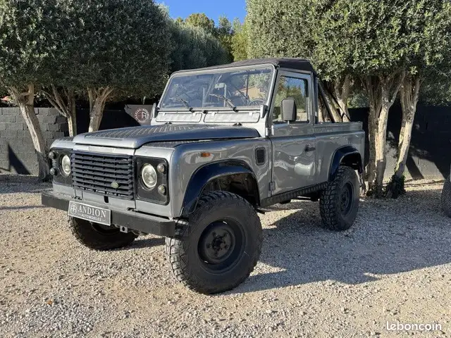 Land Rover Defender 2,5 TD 90
