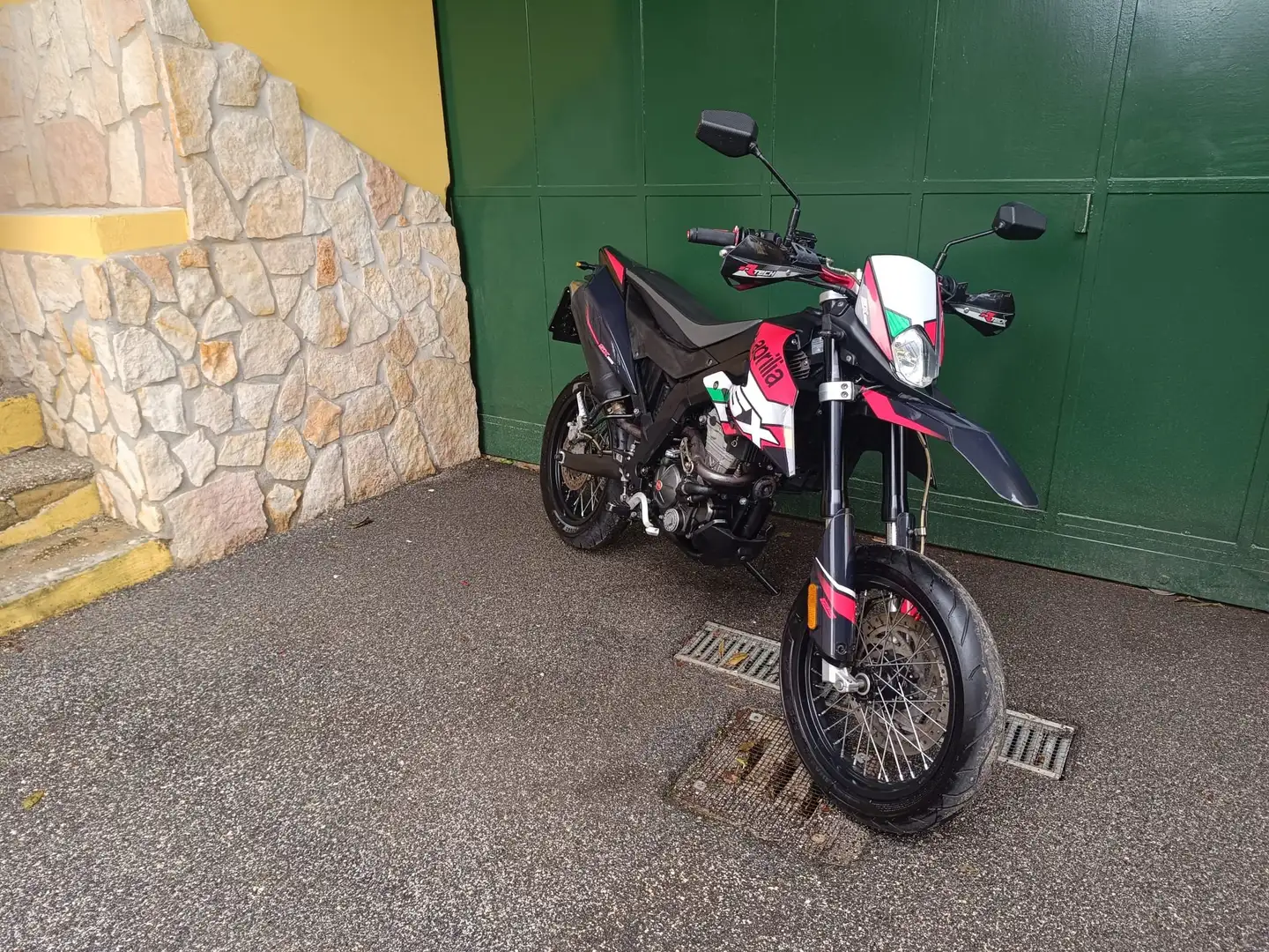 Aprilia SX 125 APRILIA SX 125 ABS crna - 1