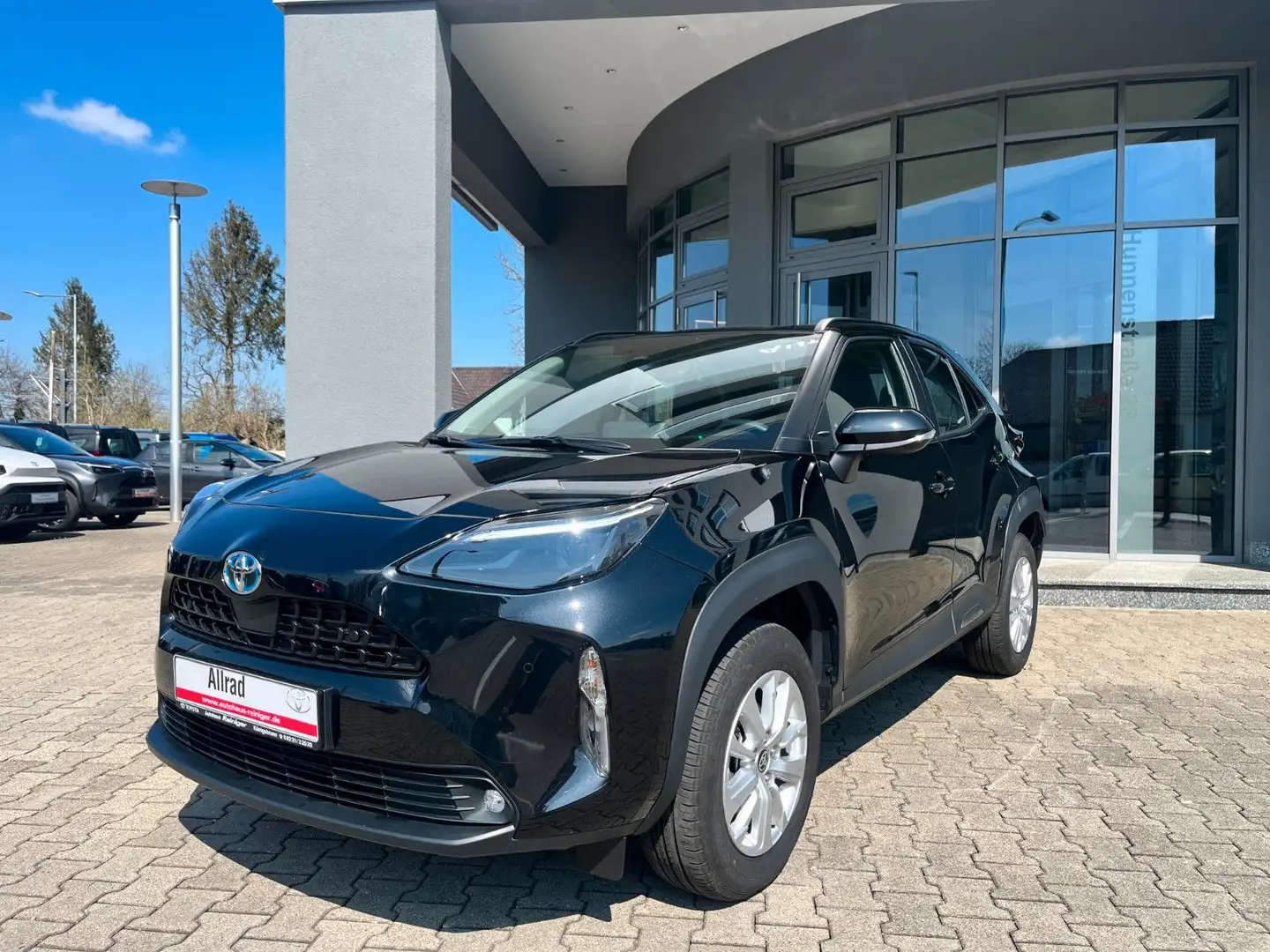 Toyota Yaris Cross 1.5l Hybrid Allrad*Kamera,SHZ,Navi Schwarz - 1