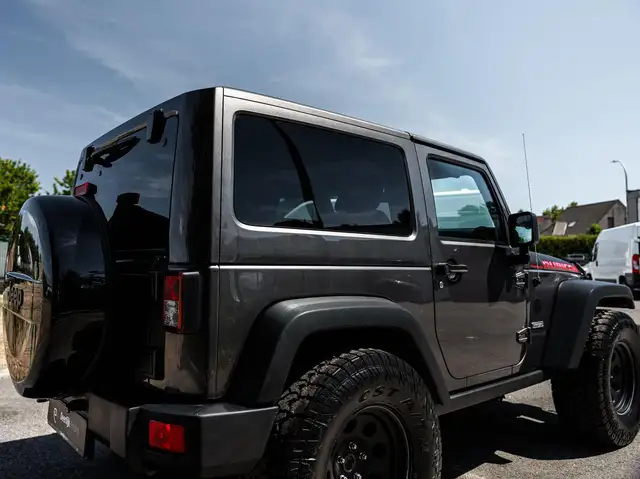 Jeep Wrangler view 18