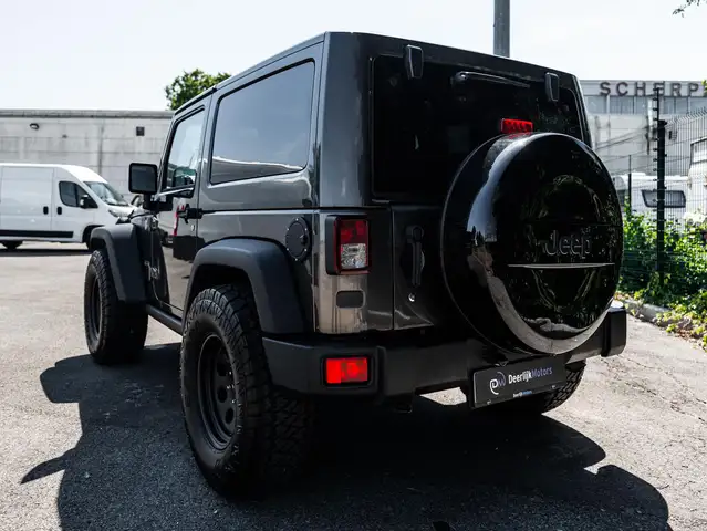 Jeep Wrangler view 19