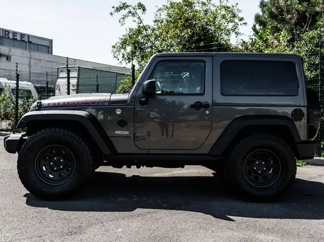 Jeep Wrangler view 20