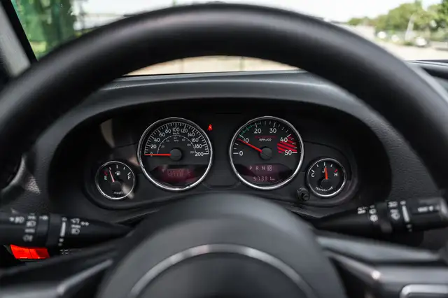 Jeep Wrangler view 26