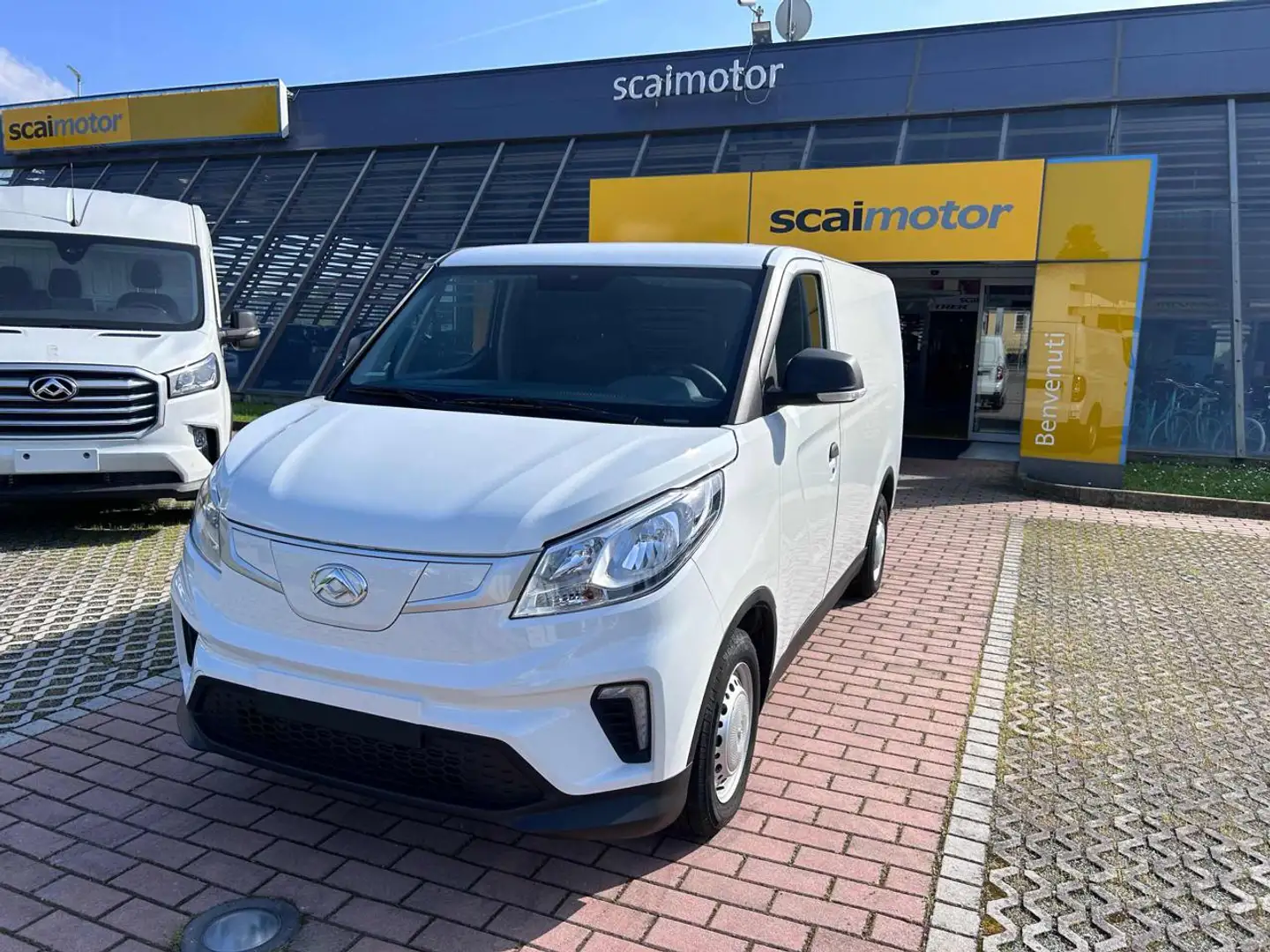 Maxus eDeliver 3 Passo Corto 50kWh 2WD Weiß - 1