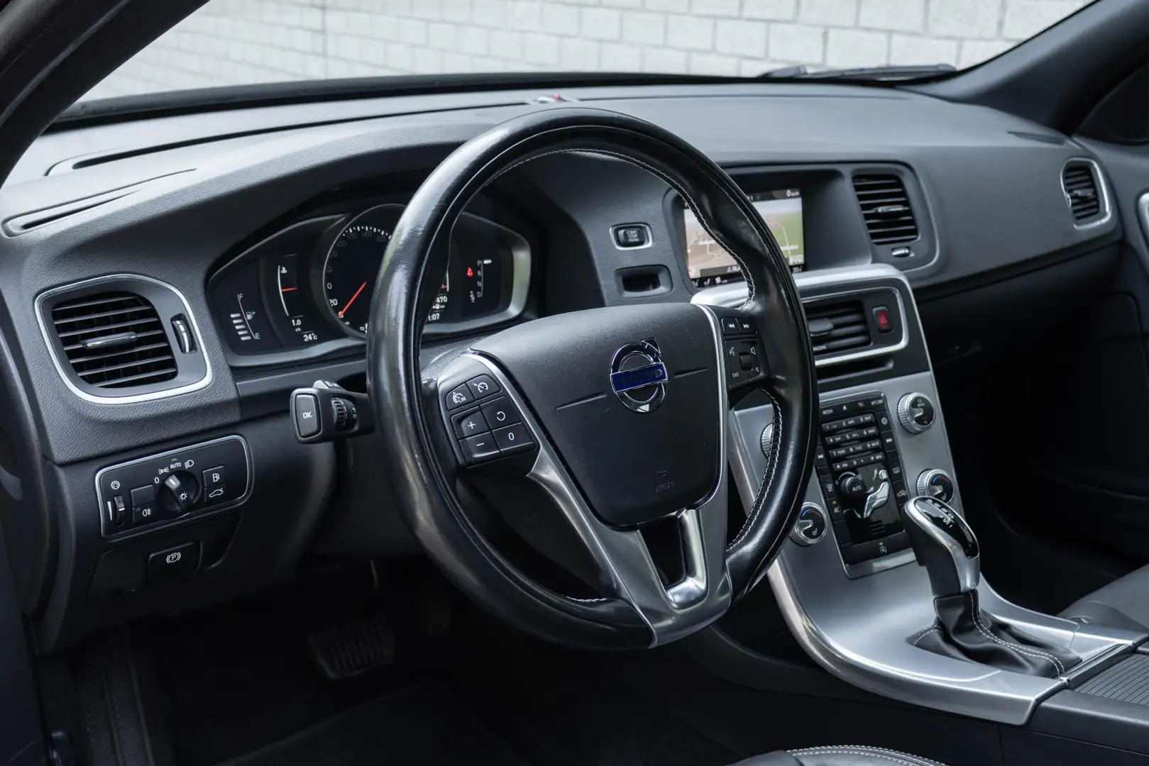 Volvo V60 T2 Automaat Polar+ Dynamic Sport Lederen Bekleding Zwart - 2