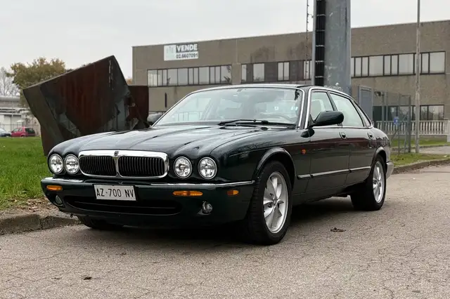 Jaguar XJ8 Jaguar XJ8 Executive