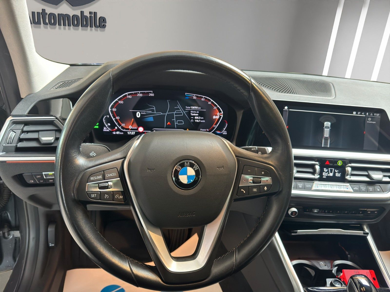 BMW 320 d Sport Line — photo 11
