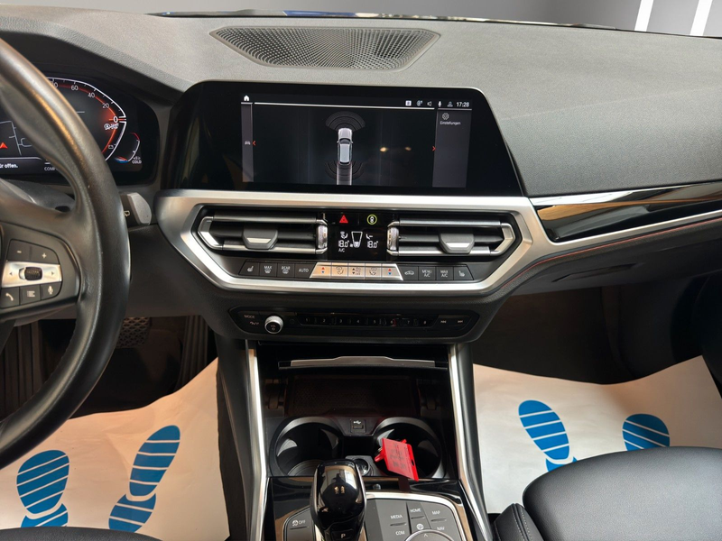BMW 320 d Sport Line — photo 14