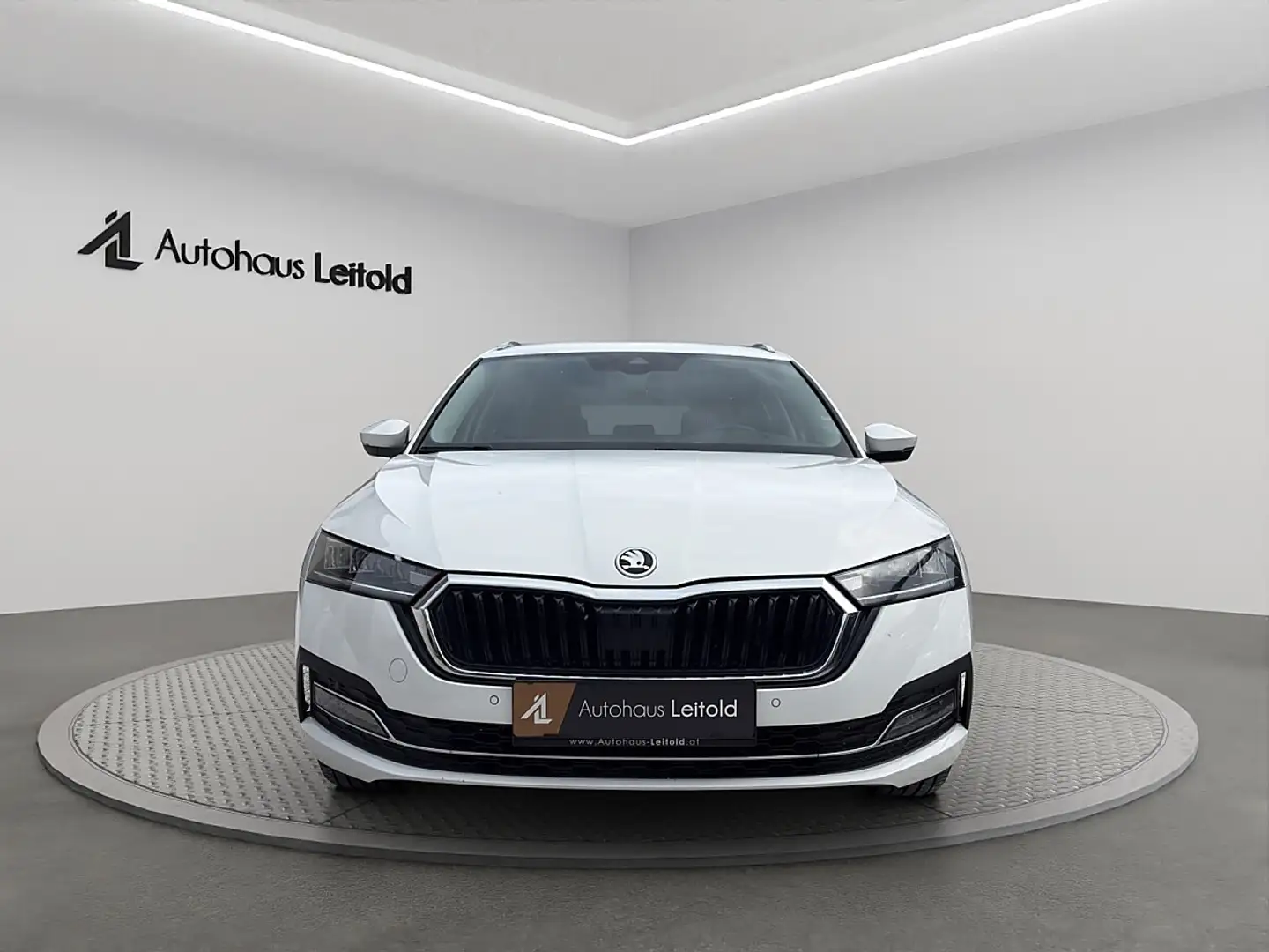 Skoda Octavia Combi 2,0 TDI DSG Style AHK HEADUP ACC MEMORY K... Weiß - 2