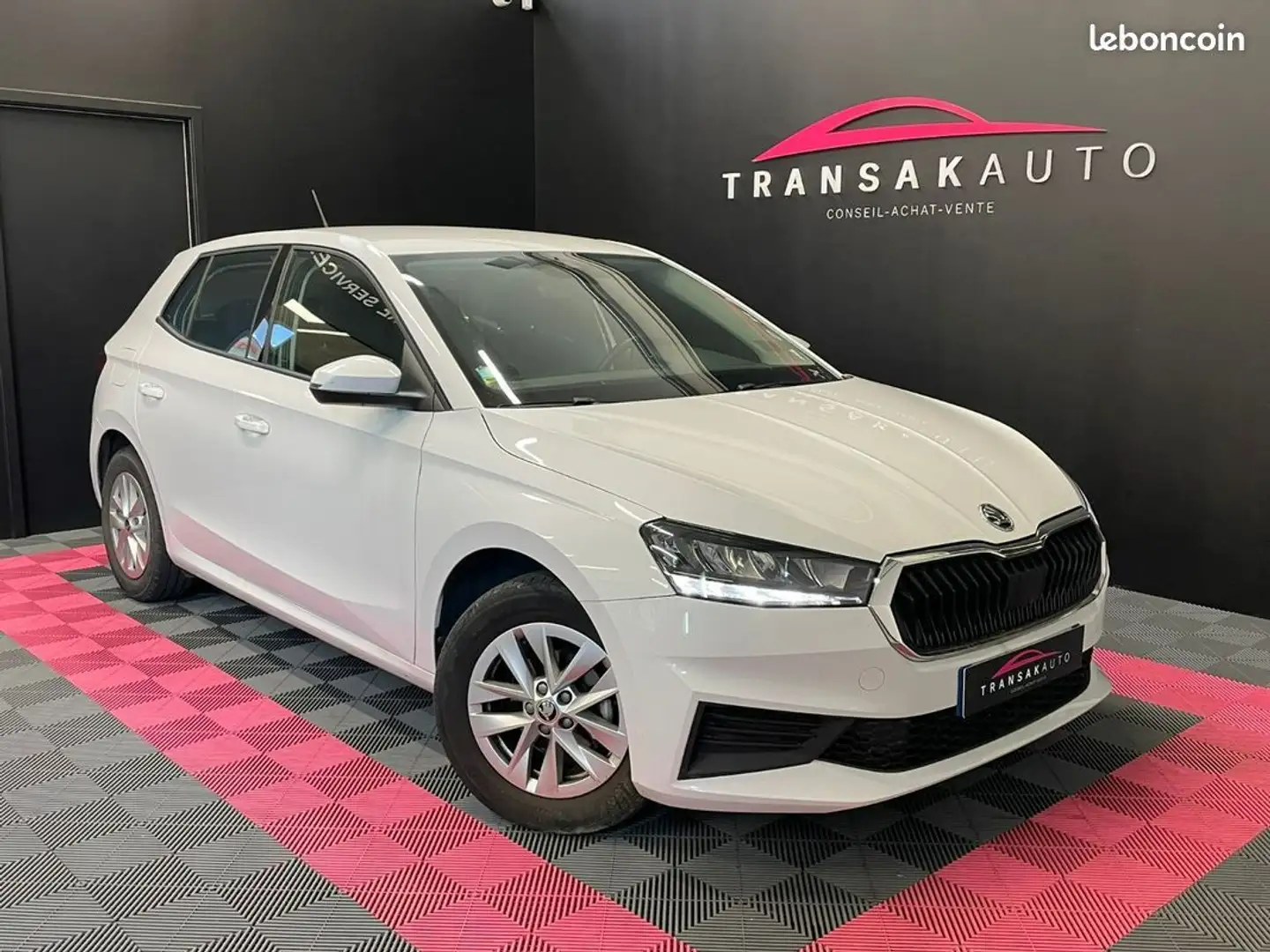 Skoda Fabia 1.0 TSI 95 ch BVM5 Ambition SECONDE MAIN ENTRETIEN COMPLET Wit - 1