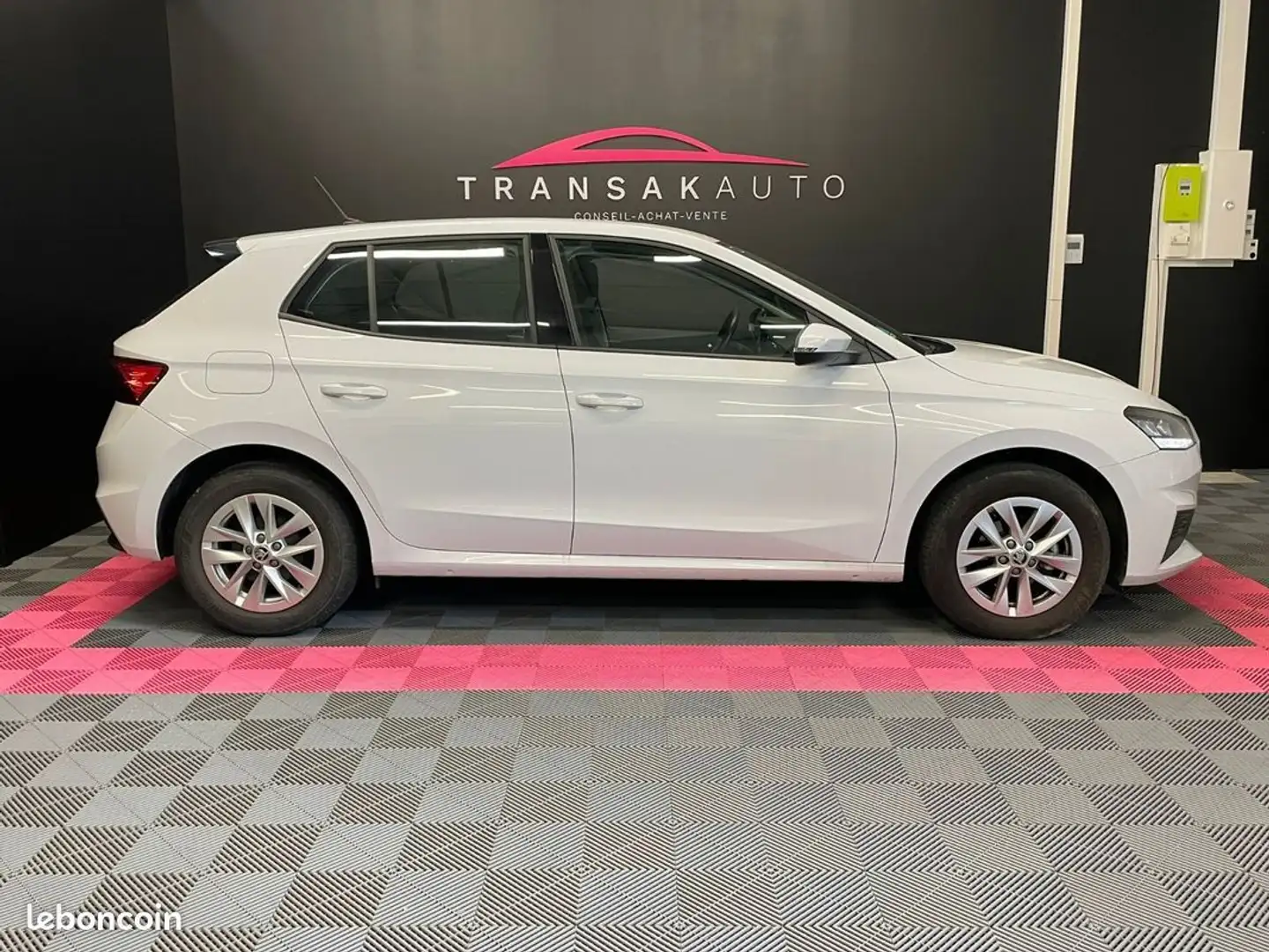Skoda Fabia 1.0 TSI 95 ch BVM5 Ambition SECONDE MAIN ENTRETIEN COMPLET Wit - 2