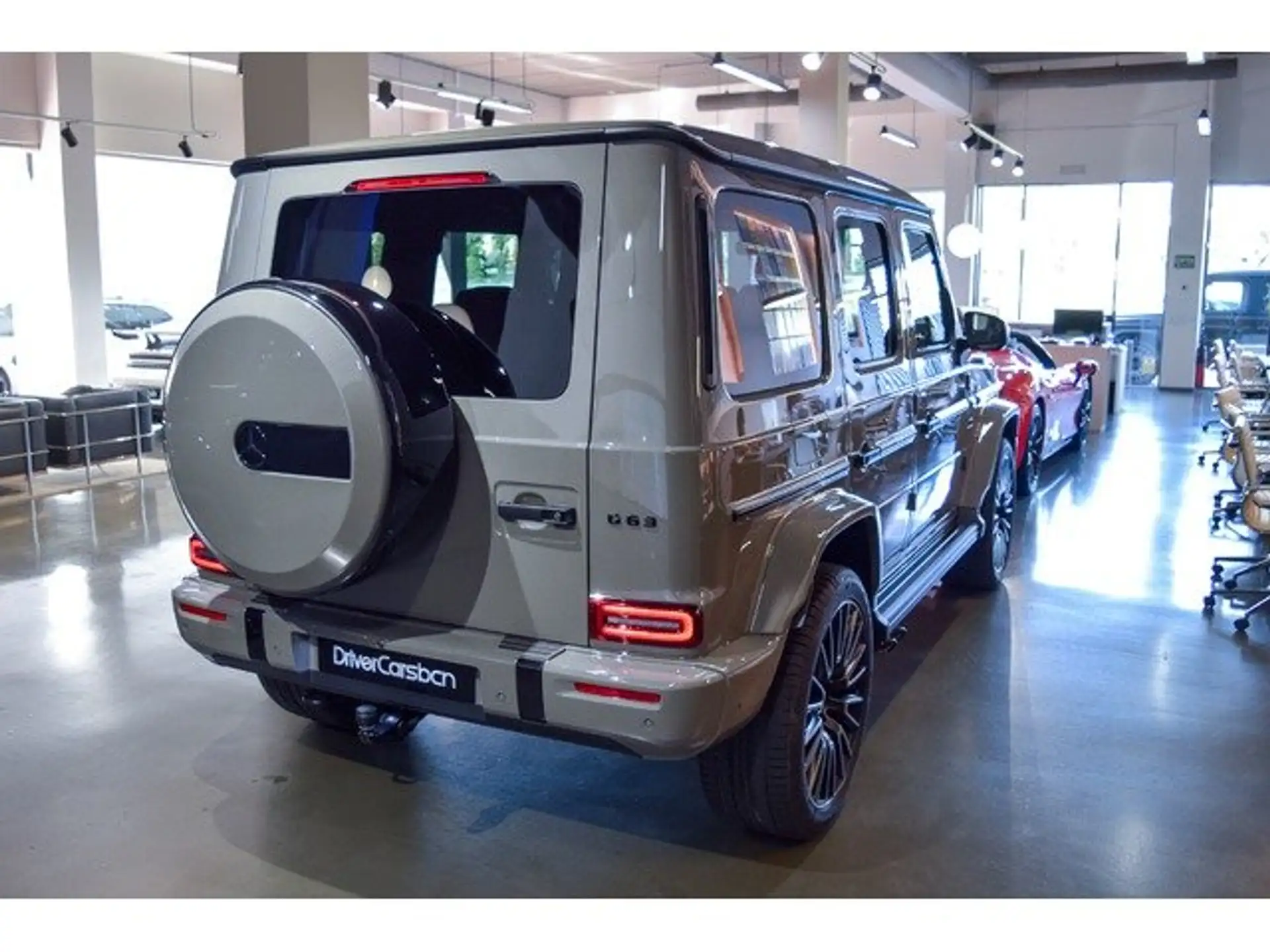 벤츠 G-Class G 63 AMG 2026 회색 사진 6