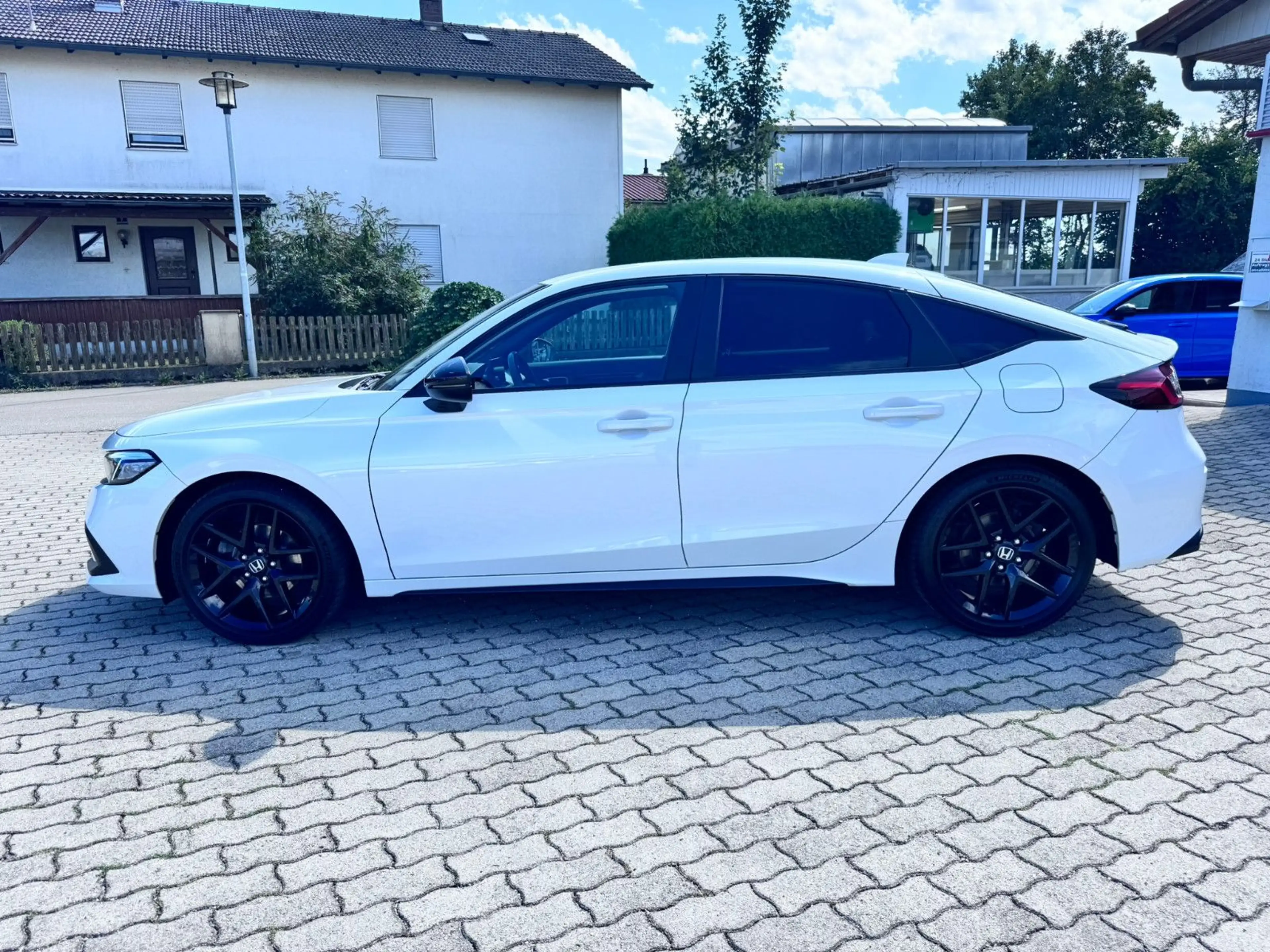 Honda Civic 2.0 i-MMD Hybrid e-CVT Sport — photo 2