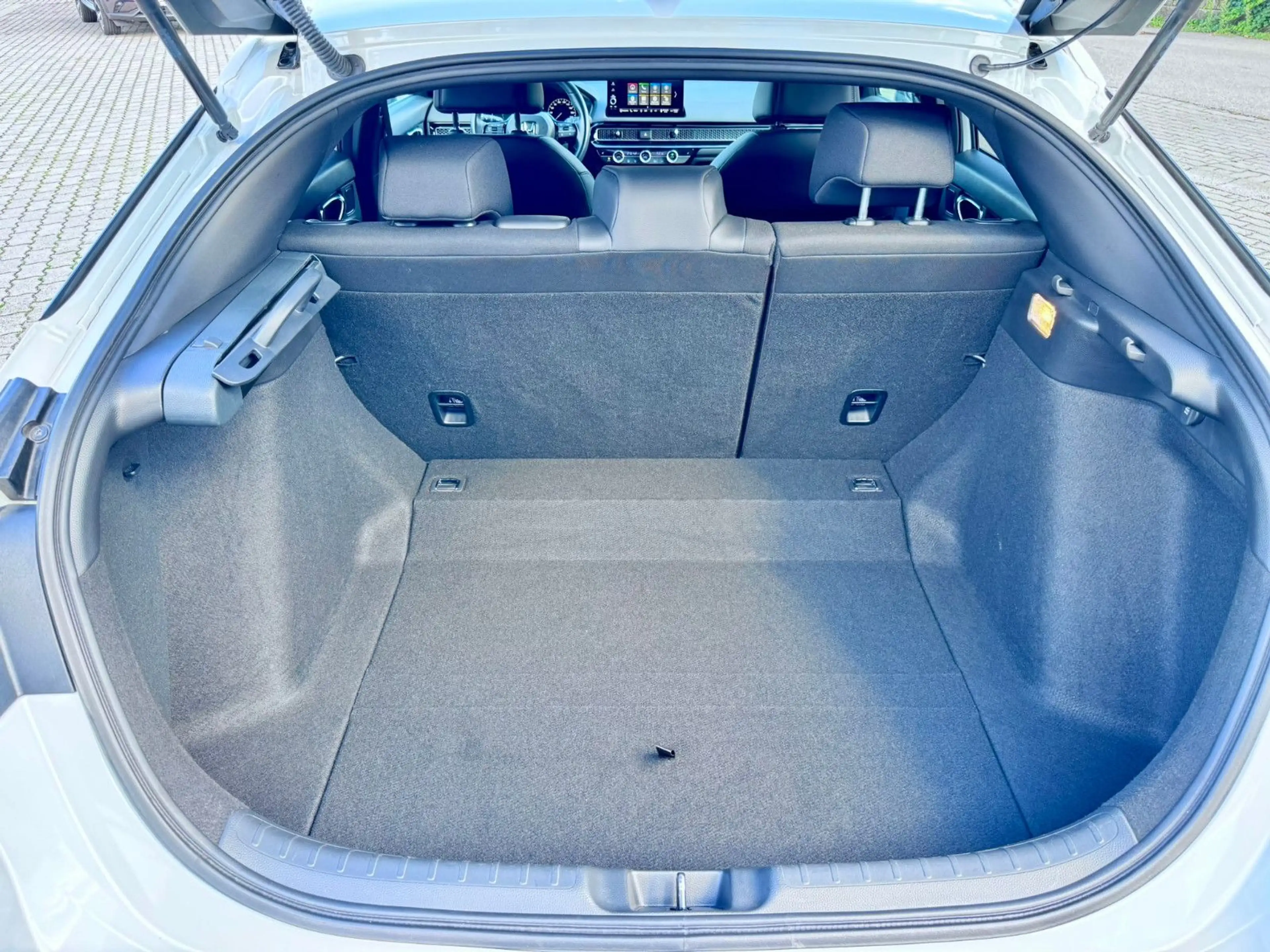 Honda Civic 2.0 i-MMD Hybrid e-CVT Sport — photo 9