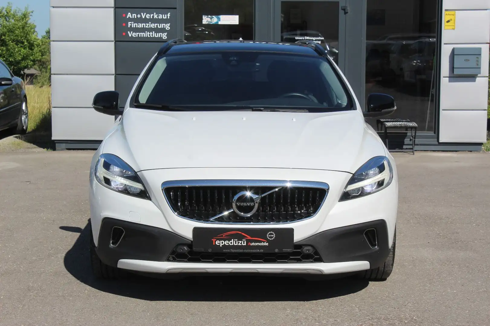 Volvo V40 Cross Country Momentum*LED*NAVI*VIRTUAL*CAM Wit - 2