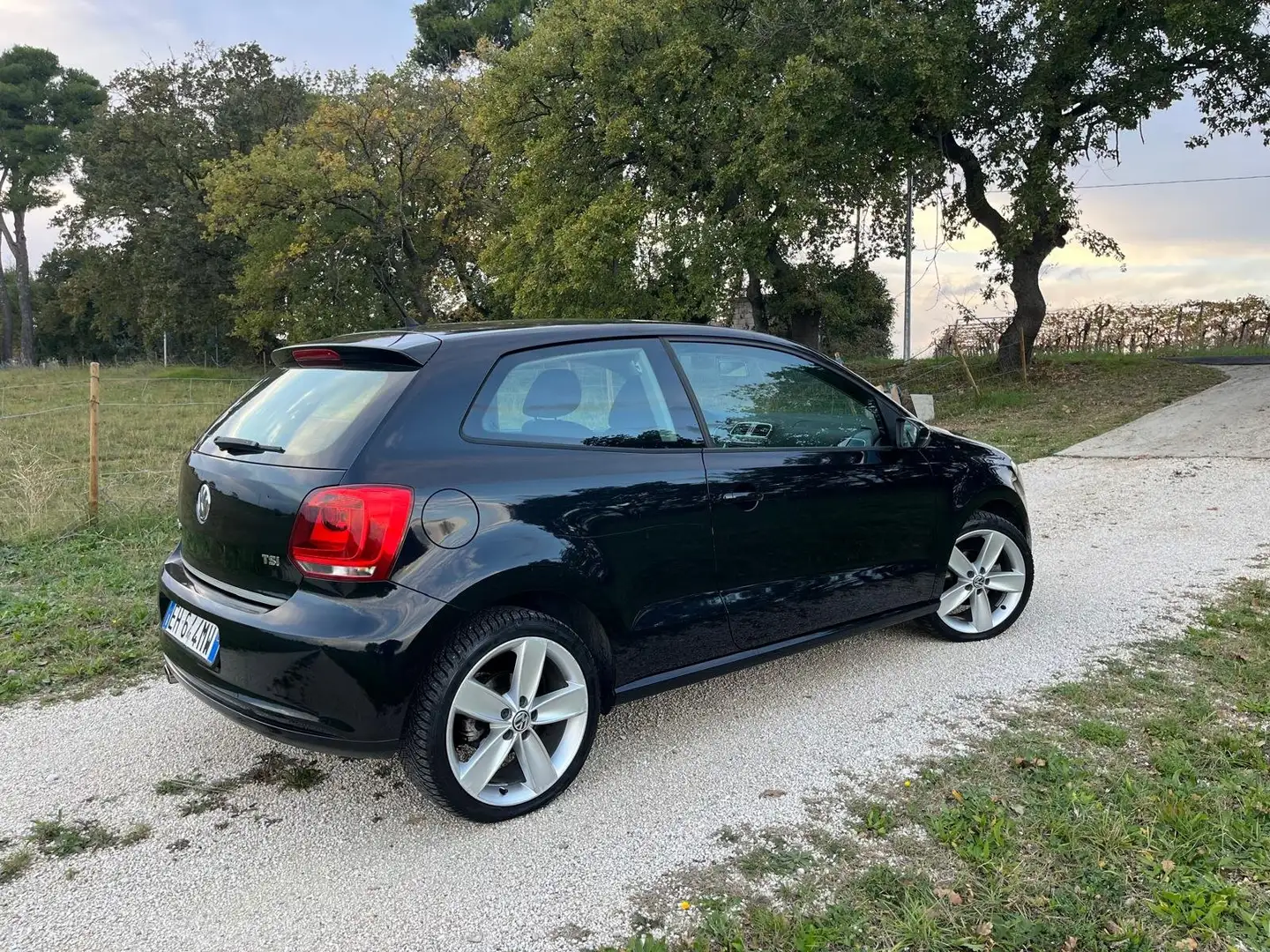 Volkswagen Polo 3p 1.2 tsi Highline 105cv Schwarz - 2