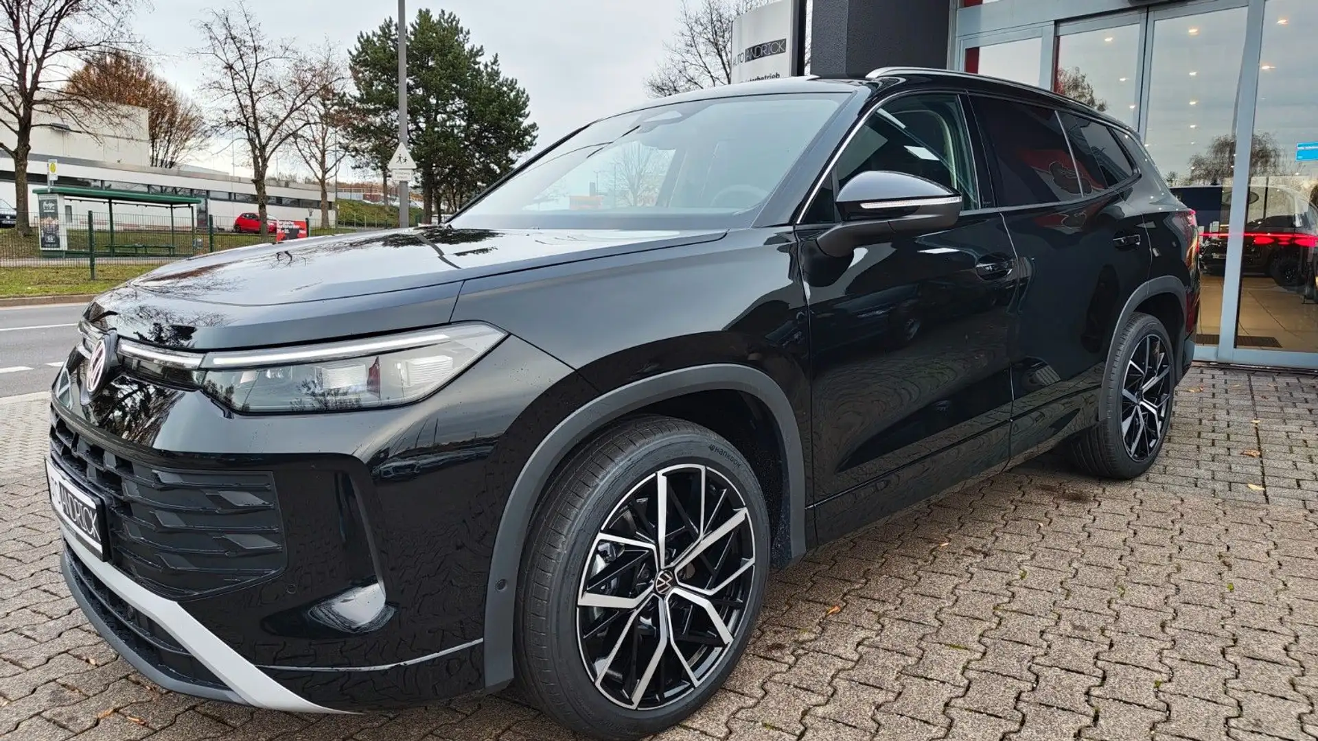 Volkswagen Tayron 1.5 eTSI Life AHK KAMERA ACC LED 7-SITZER Schwarz - 1
