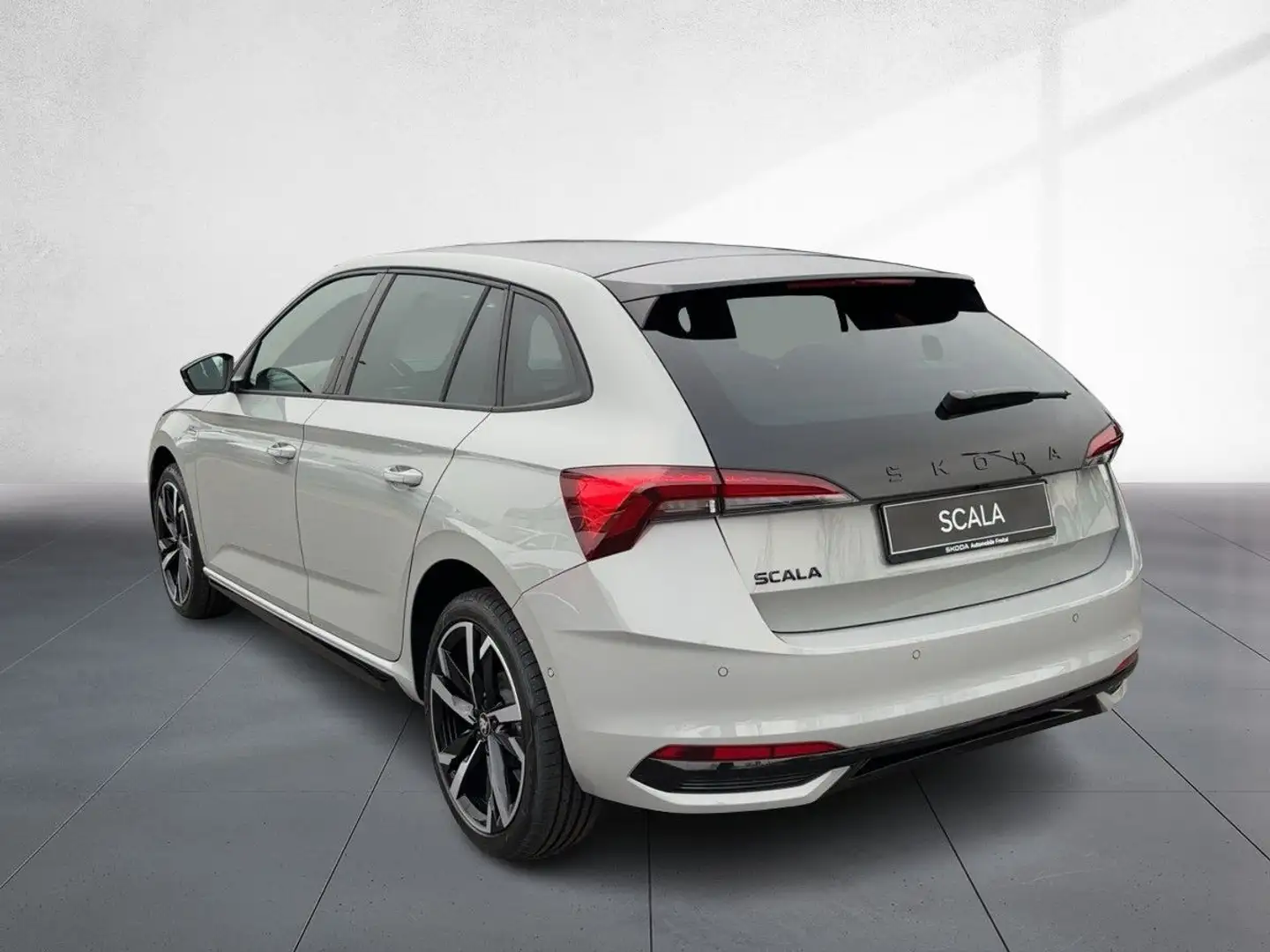 Skoda Scala MONTE CARLO 1,5 TSI DSG *AHZV / NAVI* Grau - 2