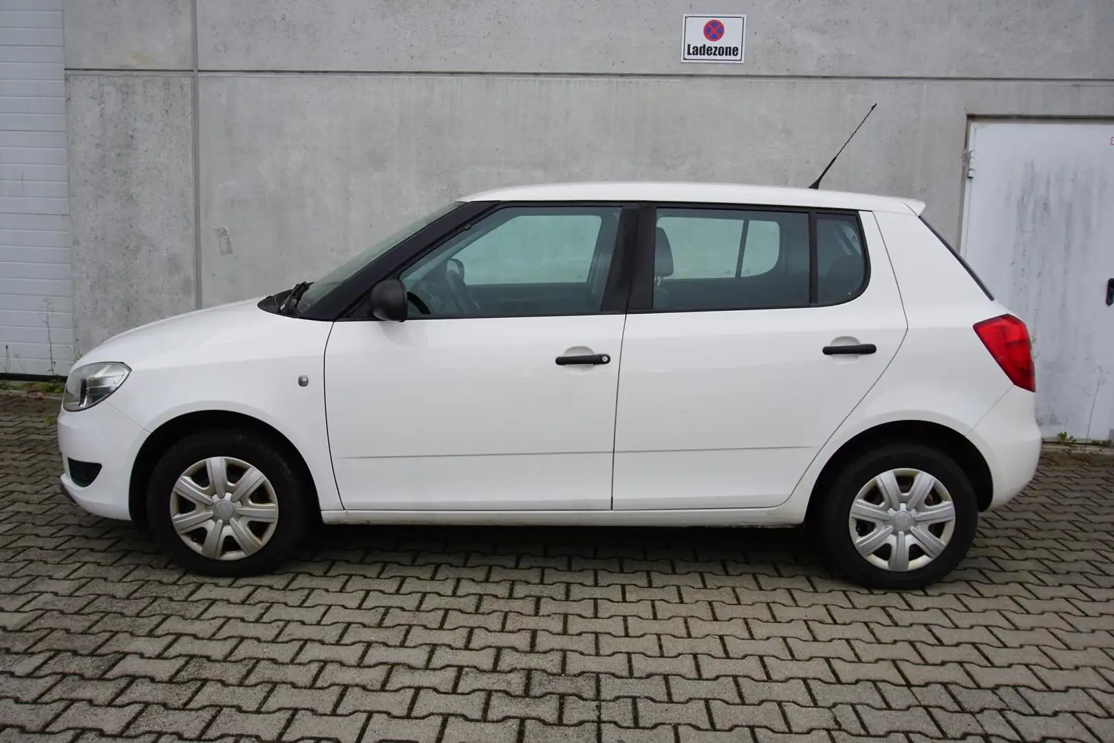 Skoda Fabia Classic 44kW Radio Klima 1.Hand Weiß - 2