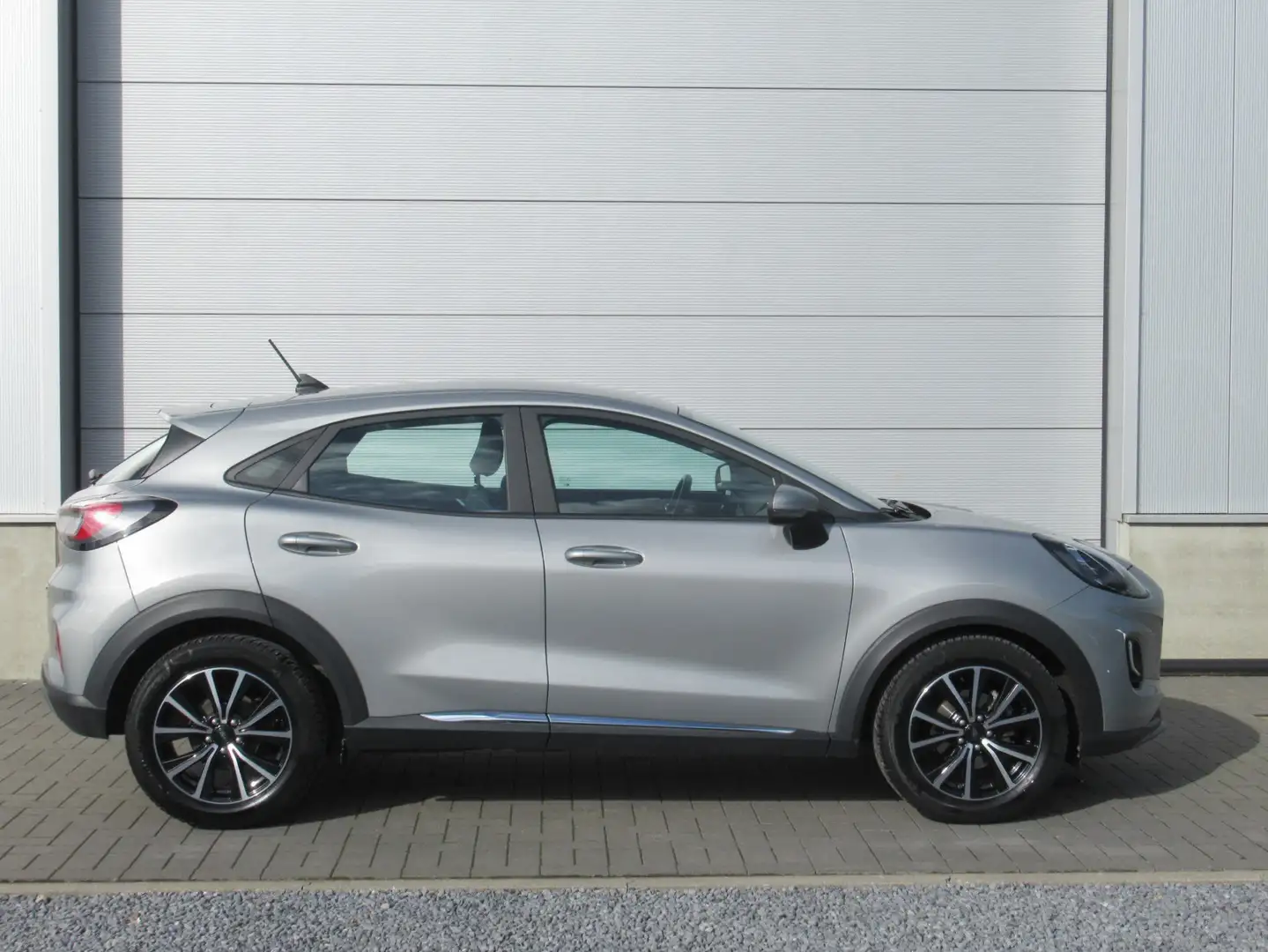 Ford Puma 1.0 Titanium / Navi / PDC / € 10.330 netto Gris - 2