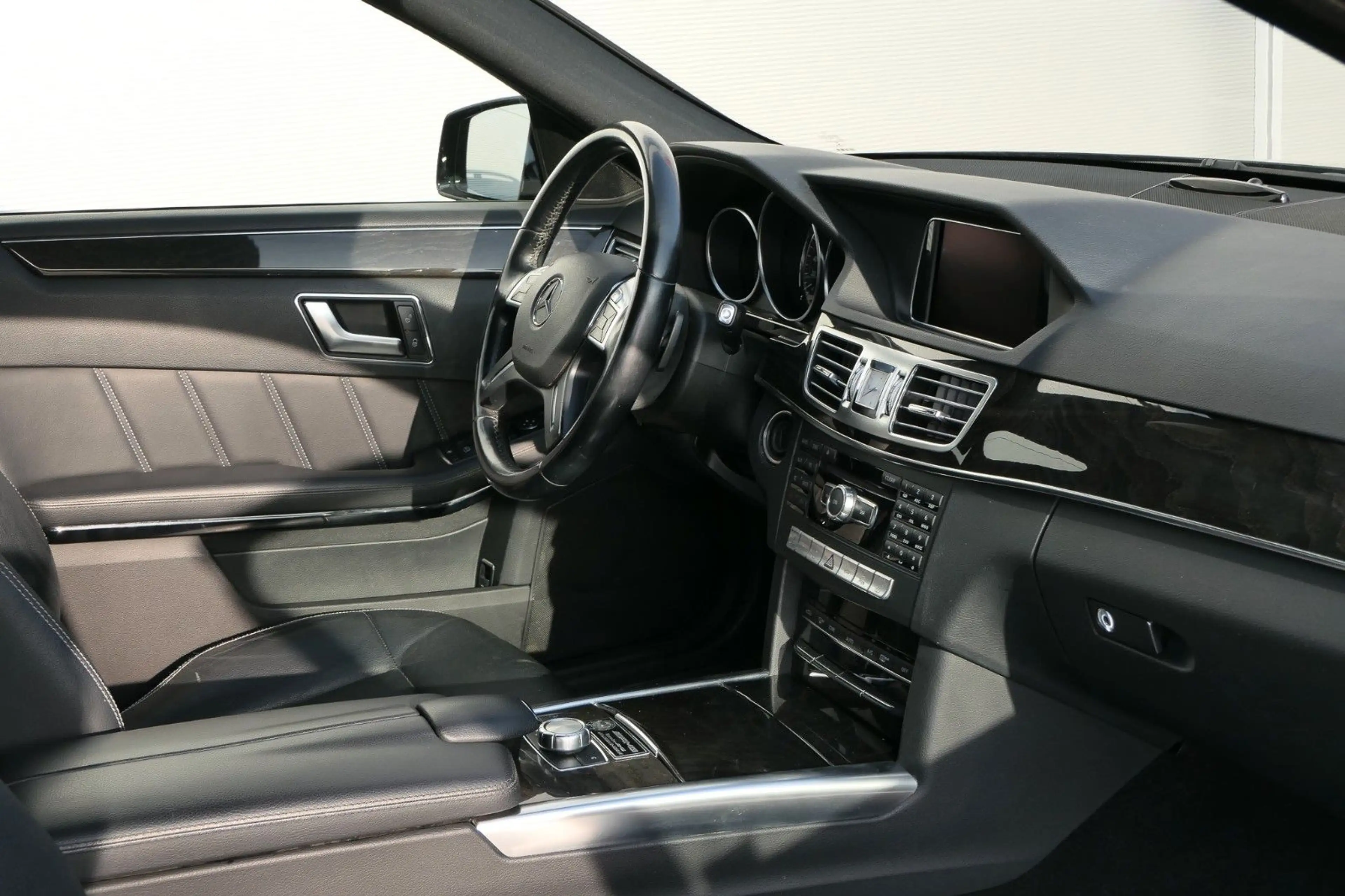 Mercedes-Benz E 250 CDI T-Modell BlueEfficiency Elegance — photo 11