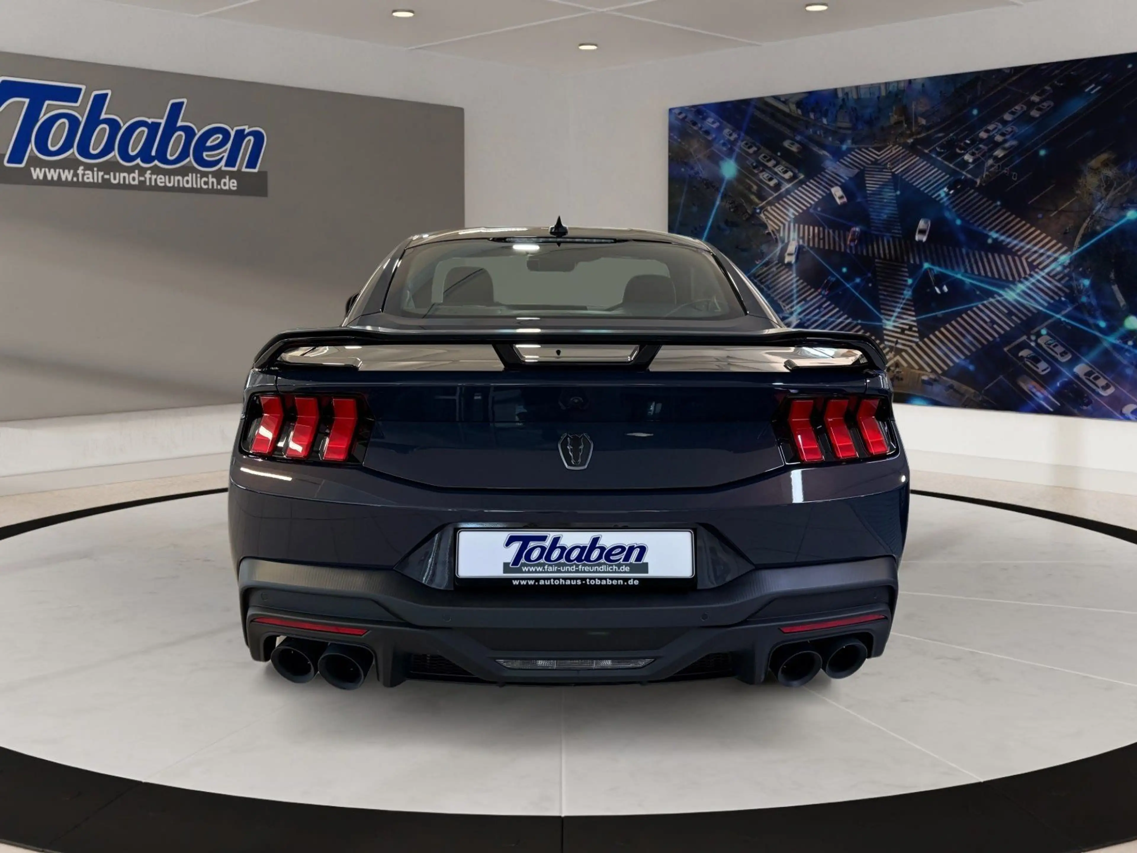 Ford Mustang Dark Horse — photo 4