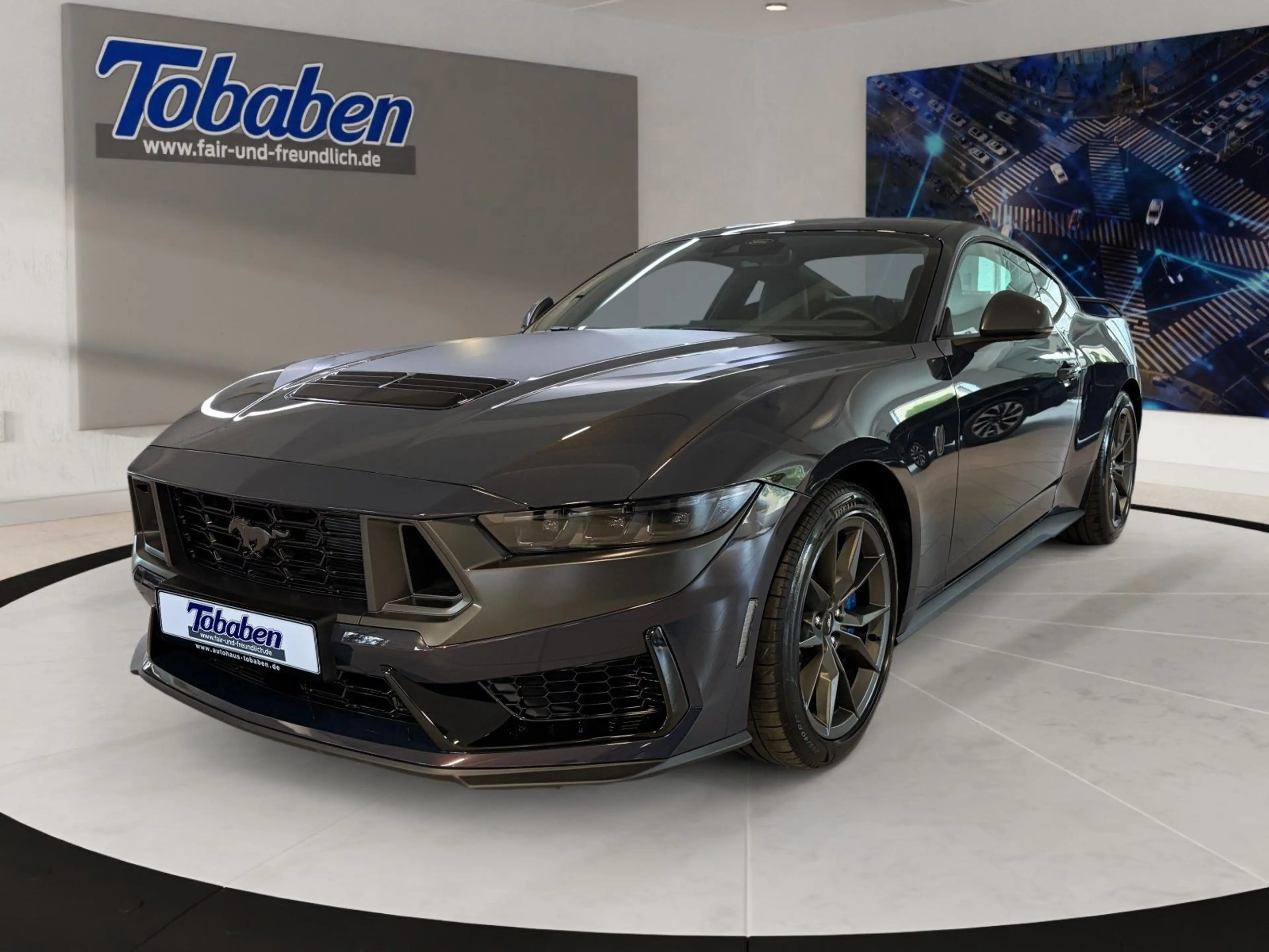 Ford Mustang Dark Horse