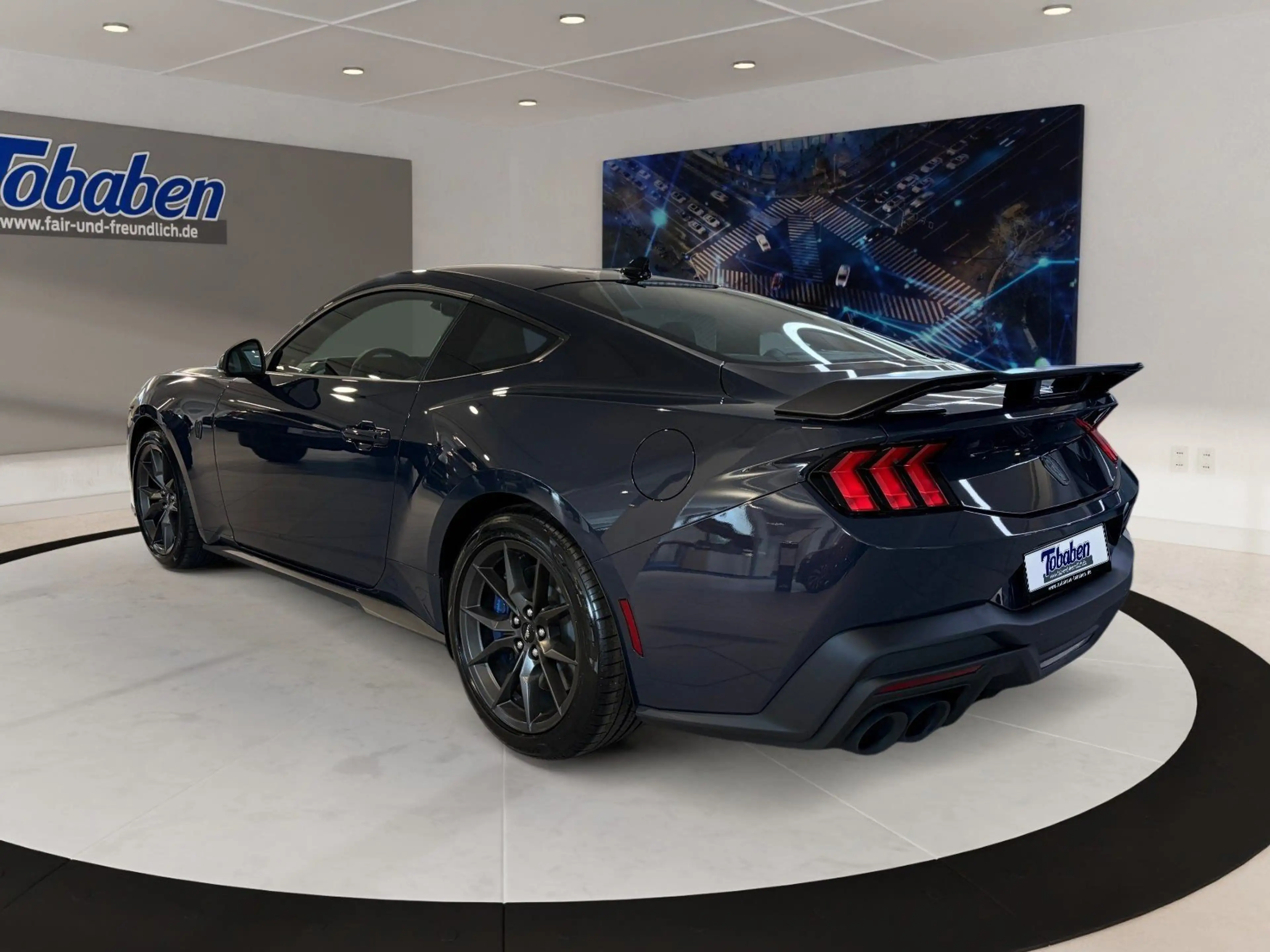 Ford Mustang Dark Horse — photo 3