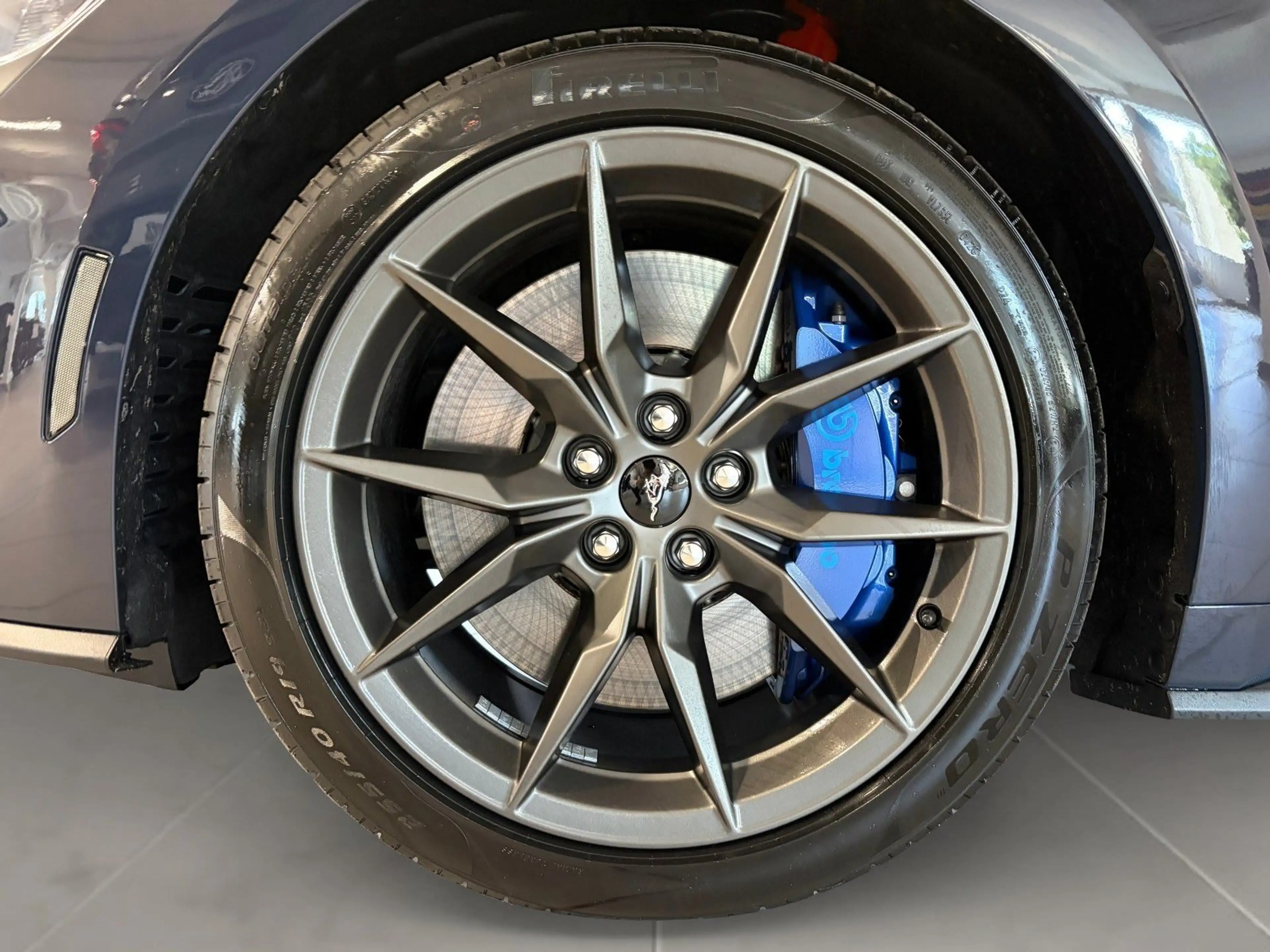 Ford Mustang Dark Horse — photo 9