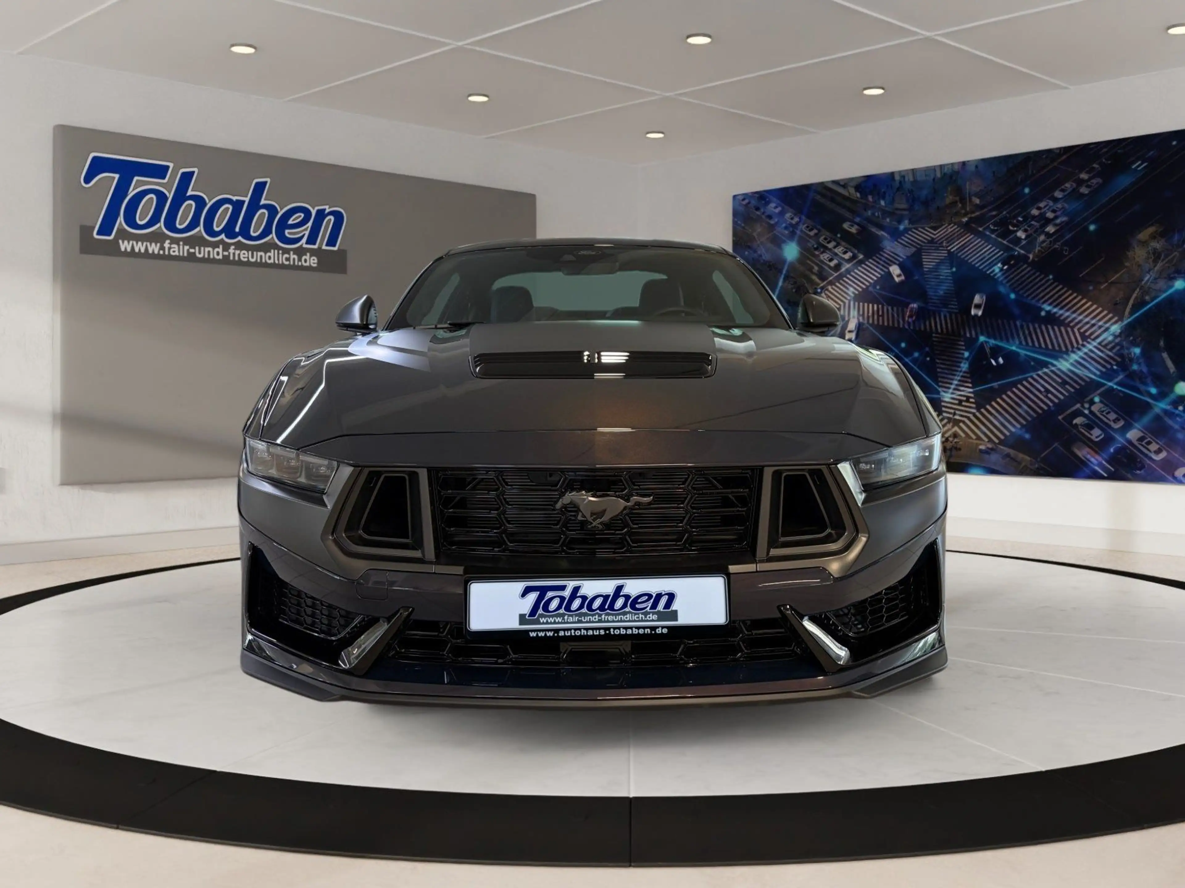 Ford Mustang Dark Horse — photo 8