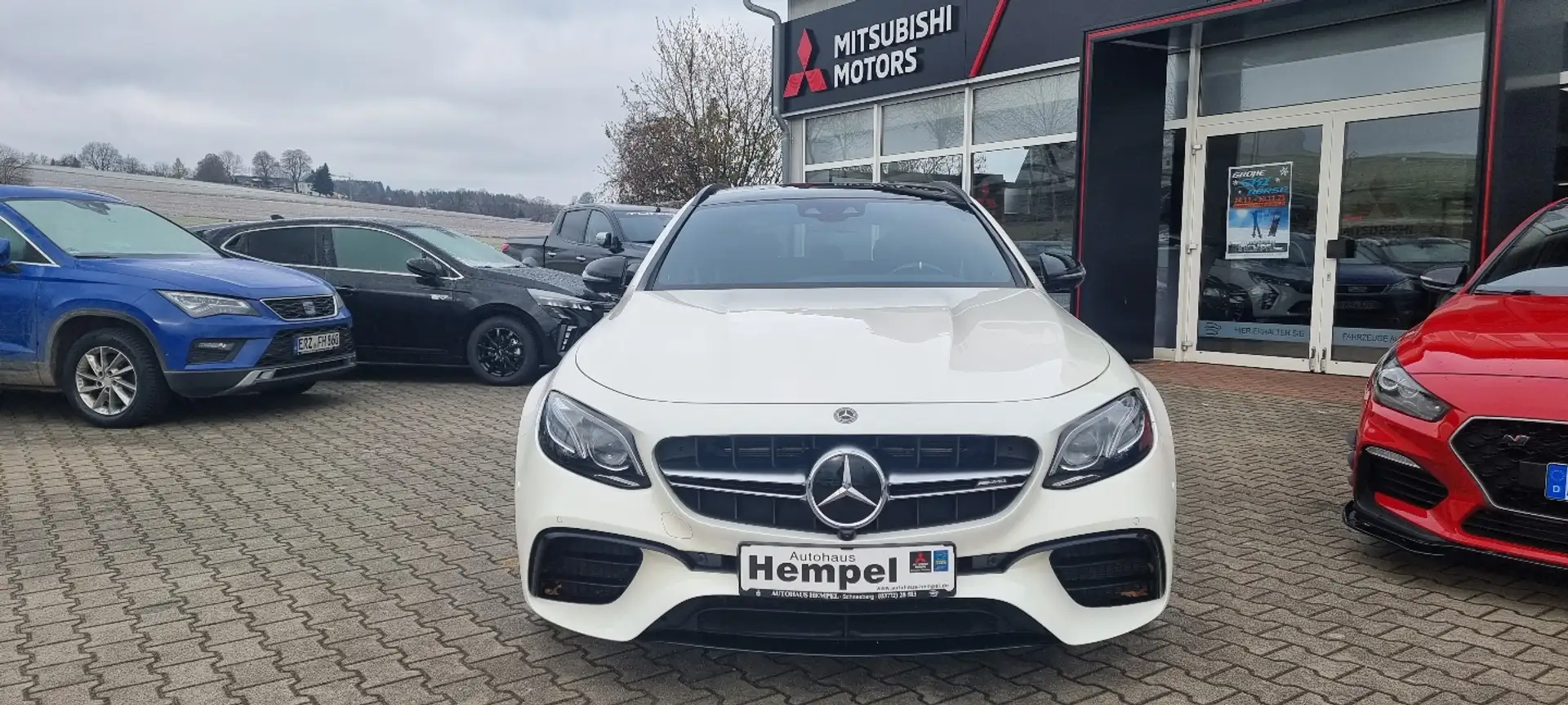 Mercedes-Benz E 63 AMG S 4Matic T-Modell PanoNight-Paket Weiß - 2