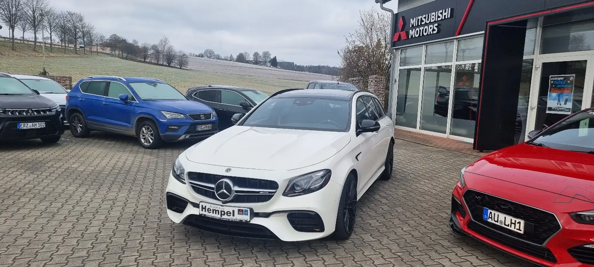 Mercedes-Benz E 63 AMG S 4Matic T-Modell PanoNight-Paket Weiß - 1