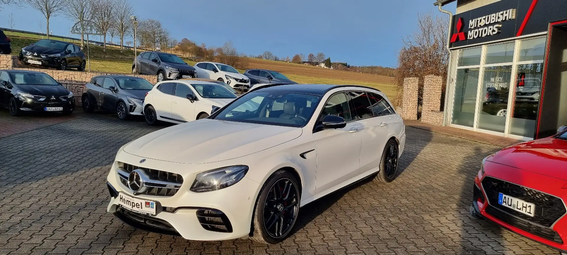 Mercedes-Benz E 63 AMG S 4Matic T-Modell PanoNight-Paket Weiß - 1