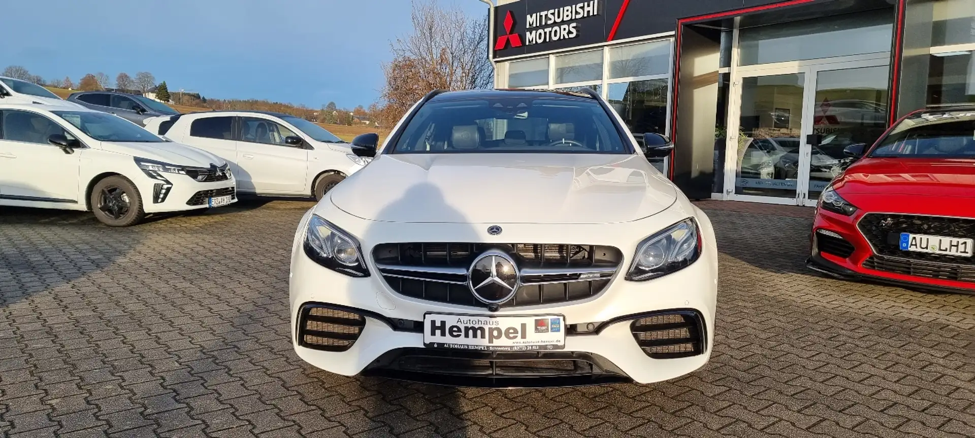 Mercedes-Benz E 63 AMG S 4Matic T-Modell PanoNight-Paket Weiß - 2