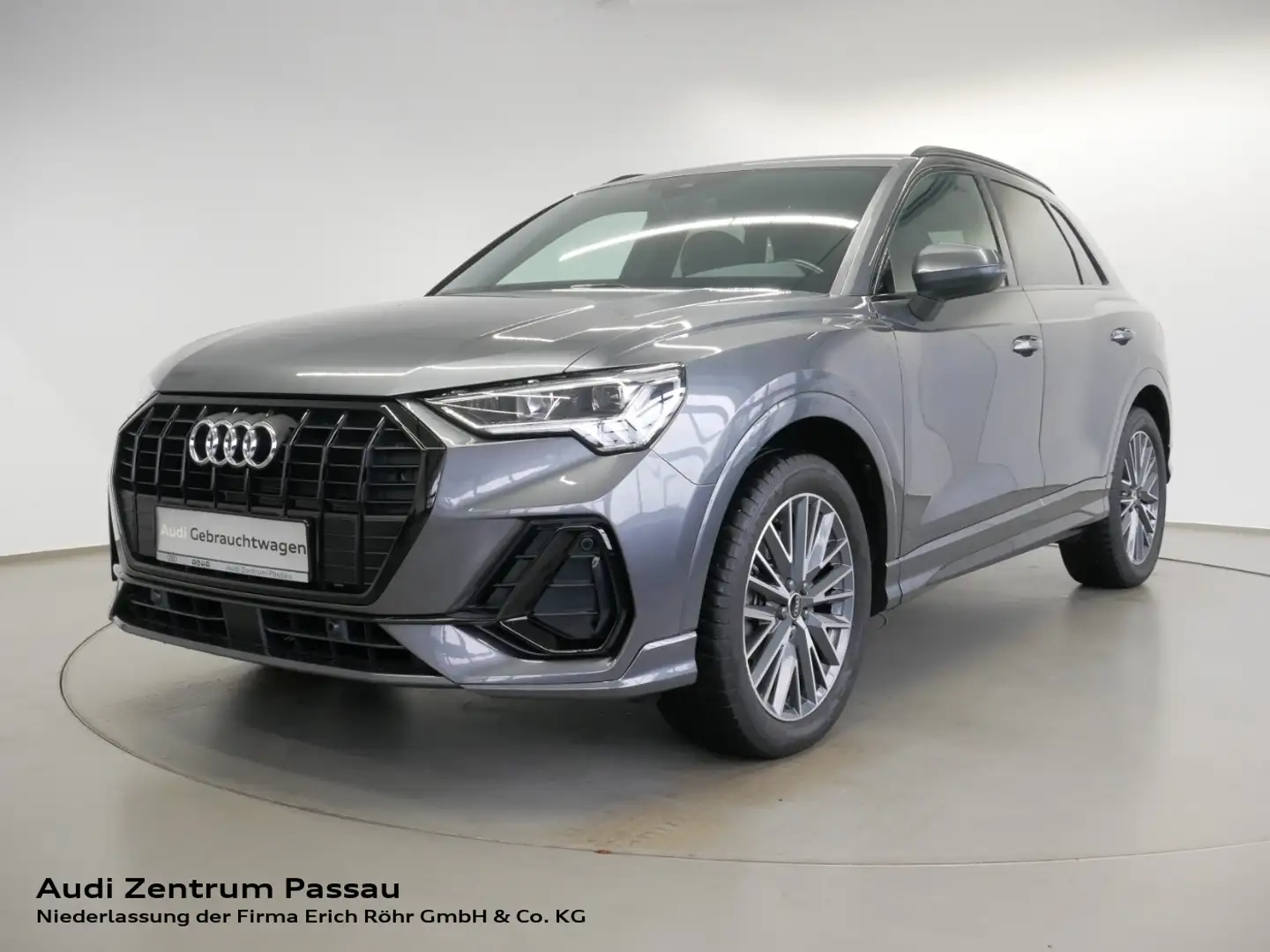 Audi Q3 40 TFSI quattro S tro. S line LED AHK virt. Cock.+ Grau - 1