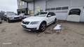 Skoda Octavia Combi 2,0 TDI 4x4 Scout DSG Weiß - thumbnail 3