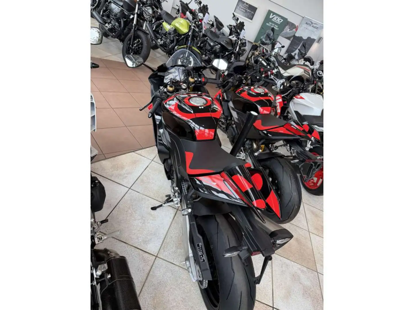 Aprilia RSV4 FACTORY Noir - 2