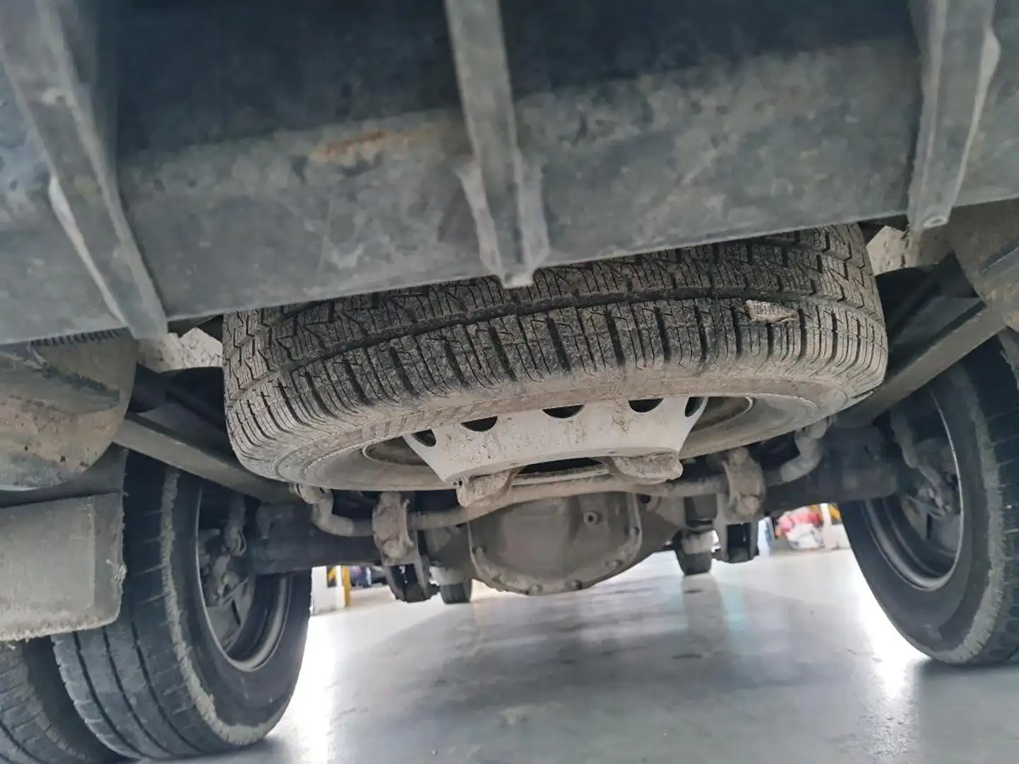 Volkswagen Crafter Kasten 50 lang Hochdach RWD Weiß - 2