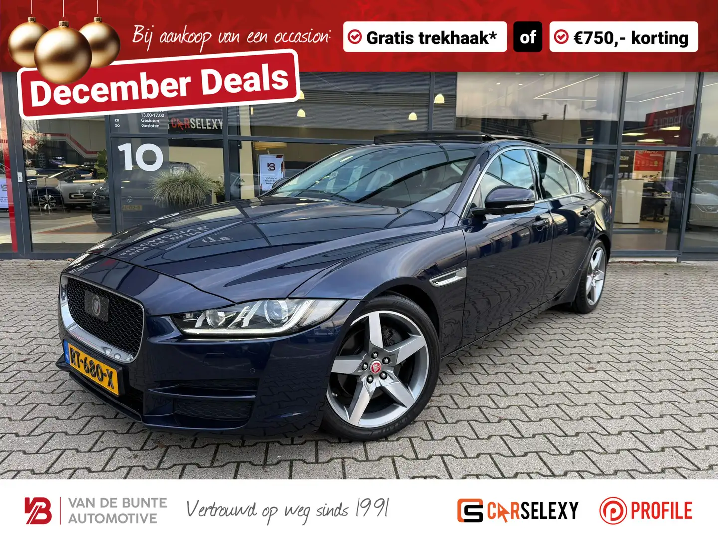 Jaguar XE 2.0 D Portfolio *Schuif-/Kanteldak & Trekhaak* Blauw - 1