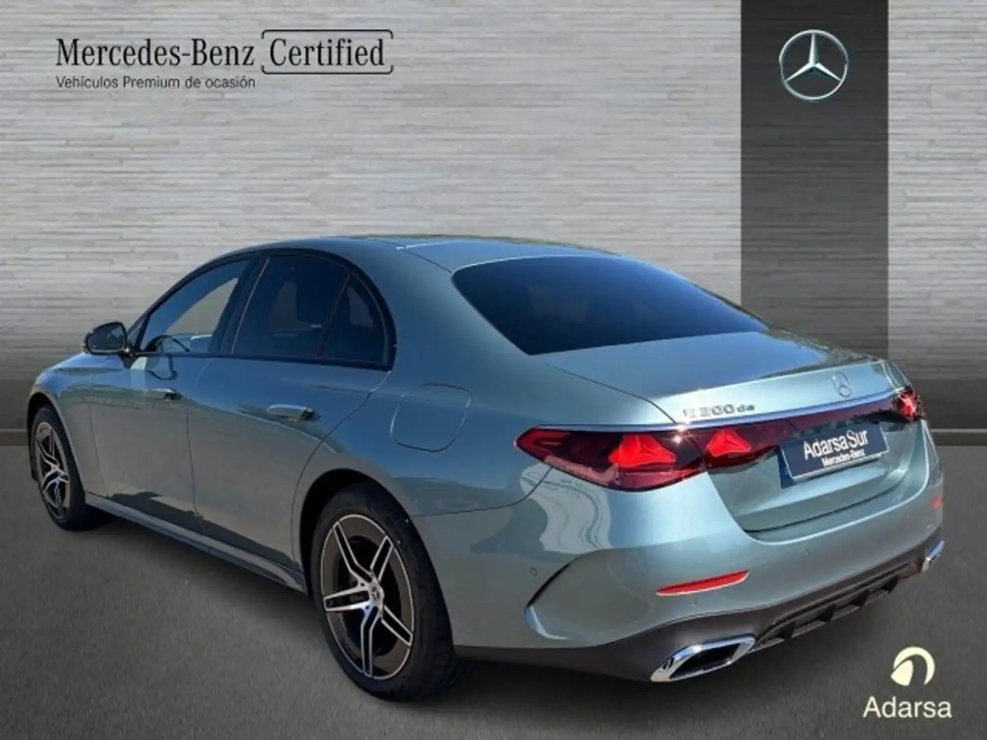 Mercedes-Benz E 300 de berlina con tecnología híbrida EQ - 2