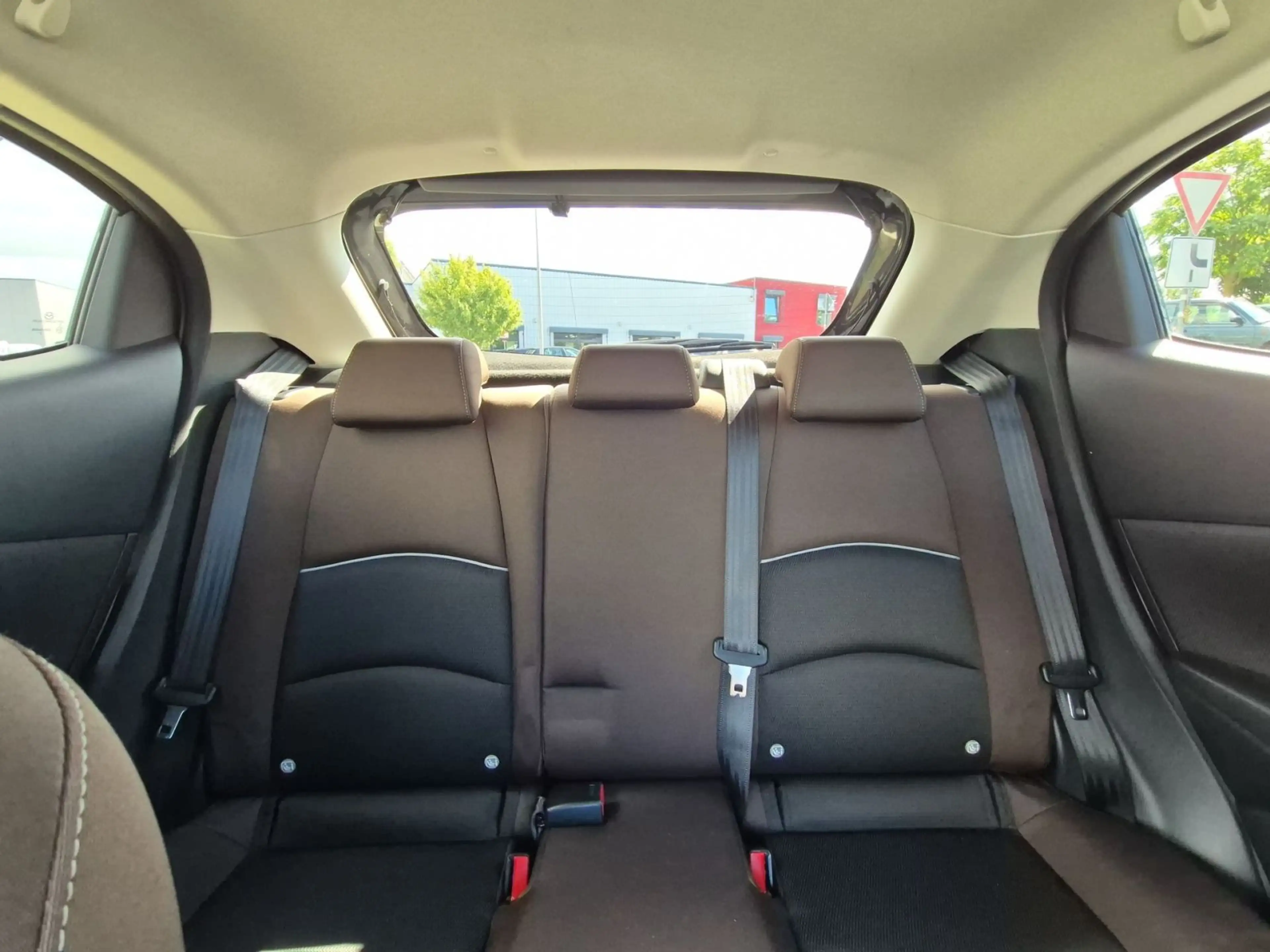Mazda 2 1.5 SKYACTIV M-Hybrid Carplay / Shz / Kamera — photo 13