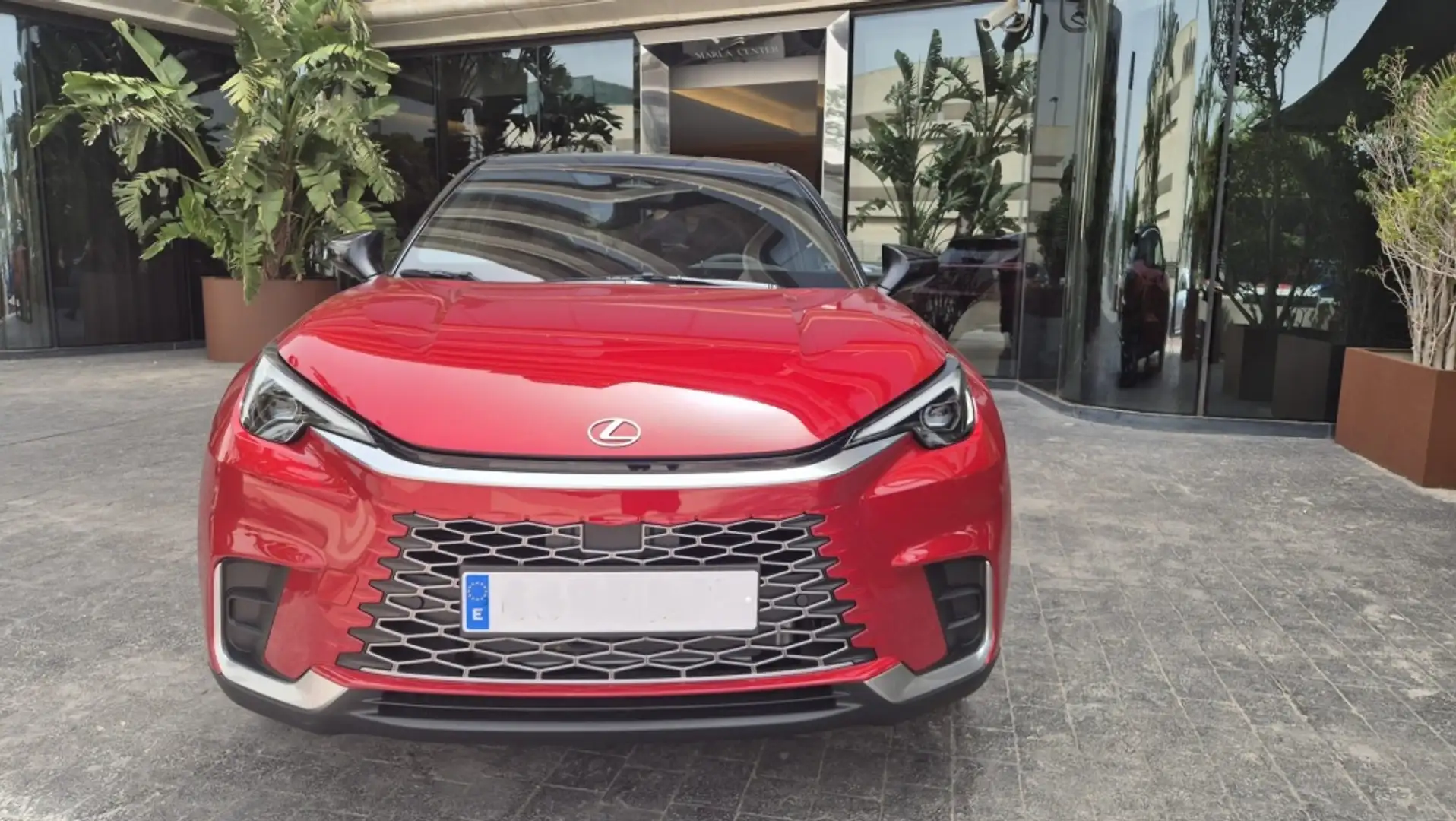 Lexus LBX Emotion+ Rojo - 1