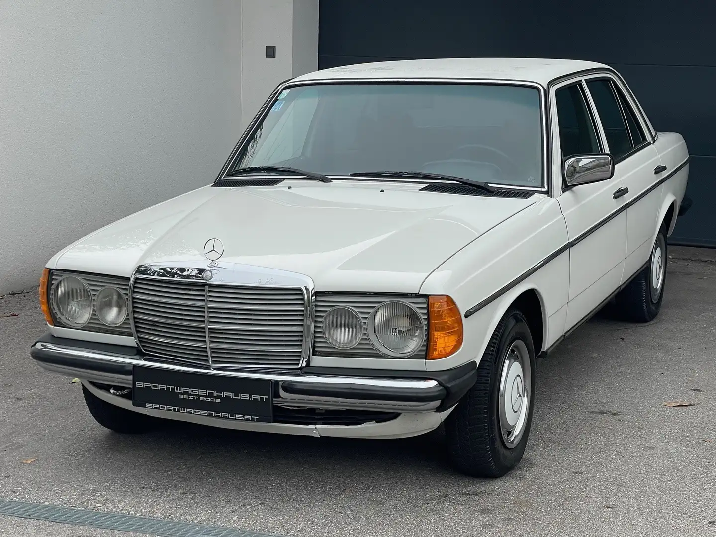 Mercedes-Benz E 240 240D*W123*Buchhalterausstattung*Erstbesitz* Wit - 1