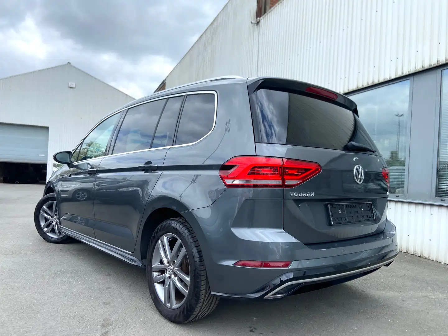 Volkswagen Touran 1.6 TDi DSG  *R-Line* 7-Places* EU6 Grigio - 2