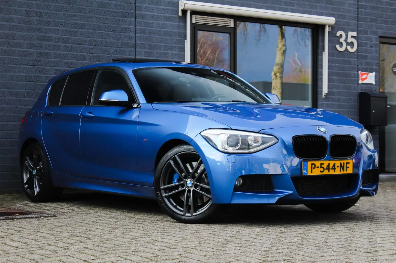 BMW 125 1-serie 125i Business+ 218pk M-sport, Vol opties! plava - 2