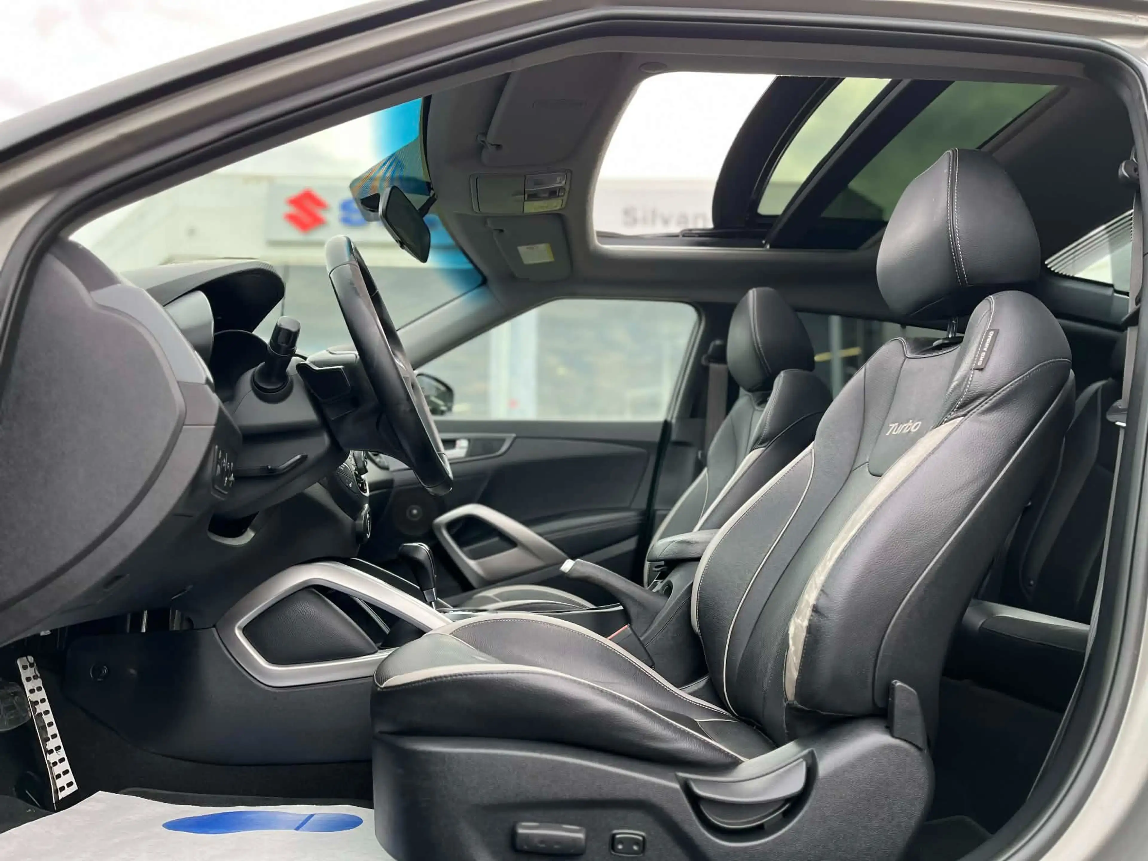 Hyundai VELOSTER Veloster Turbo COULEUR MAT ORIGINAL*T.O*LED*PDC* — photo 11