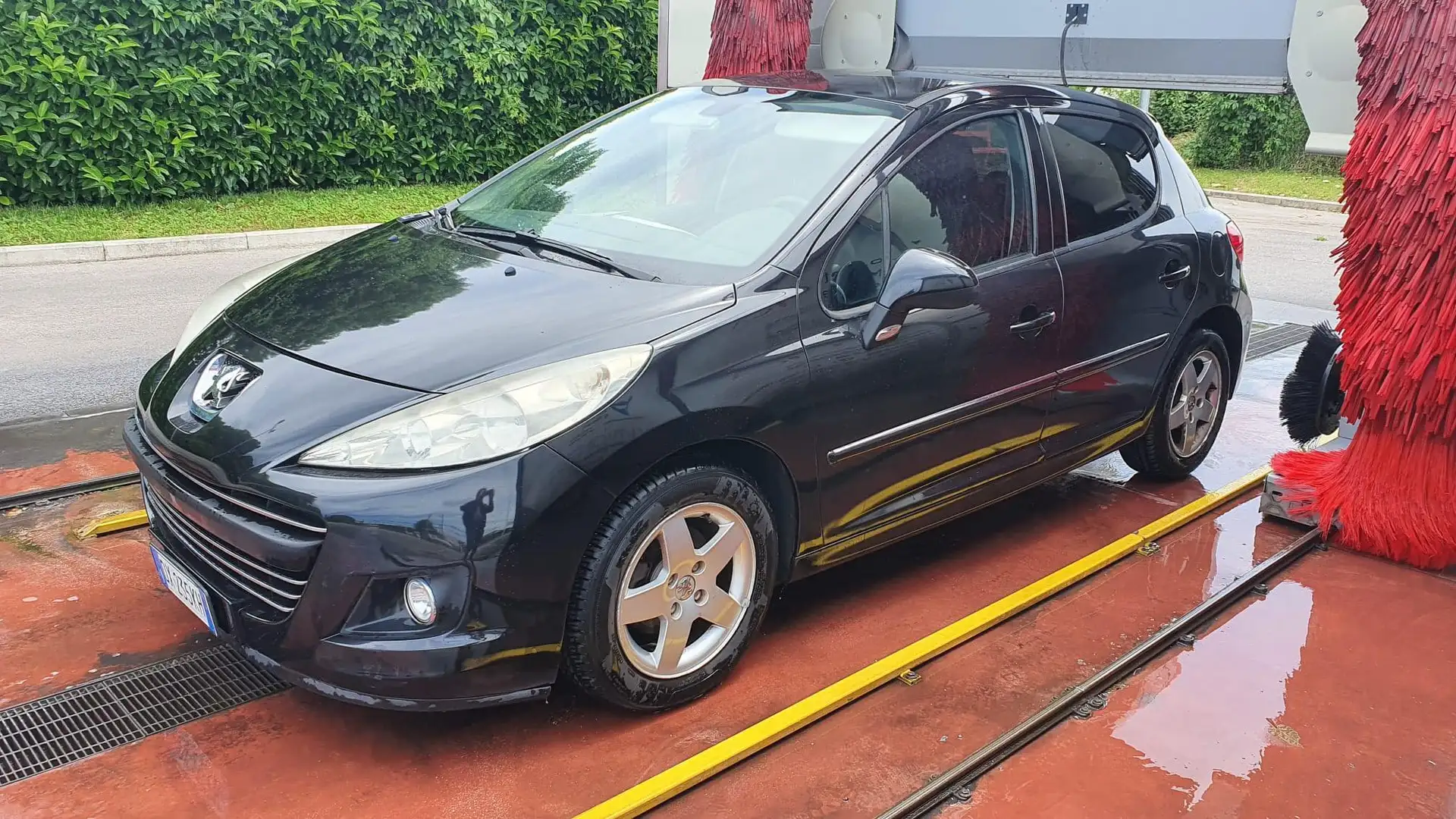 Peugeot 207 207 5p 1.4 hdi XS Nero - 1