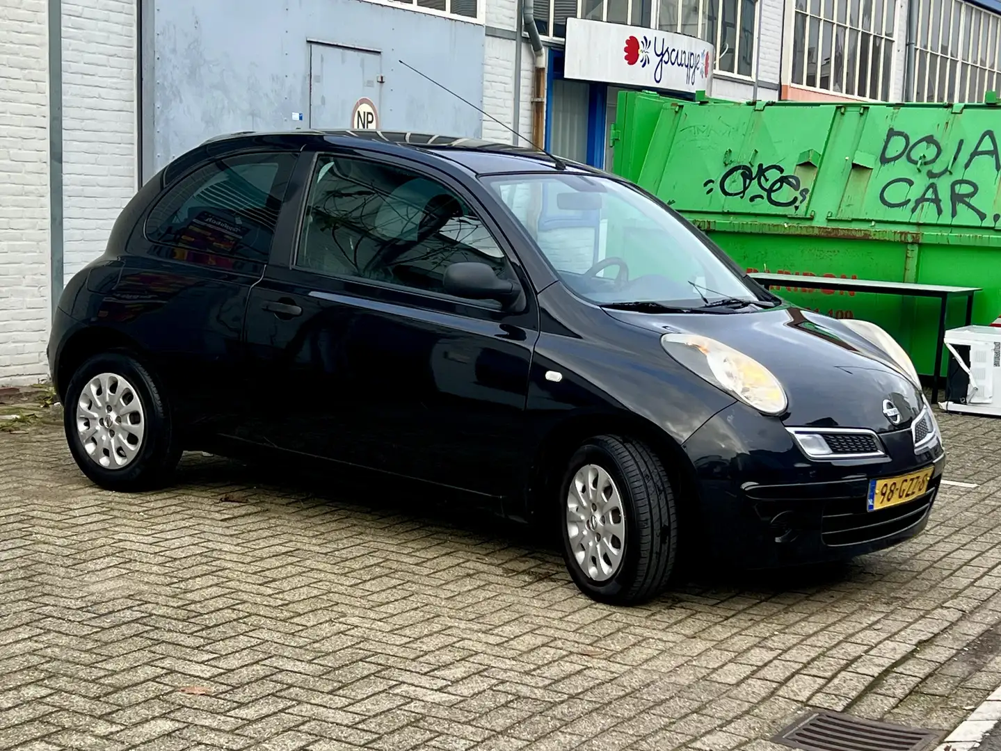 Nissan Micra 1.2 Pure Чёрный - 2