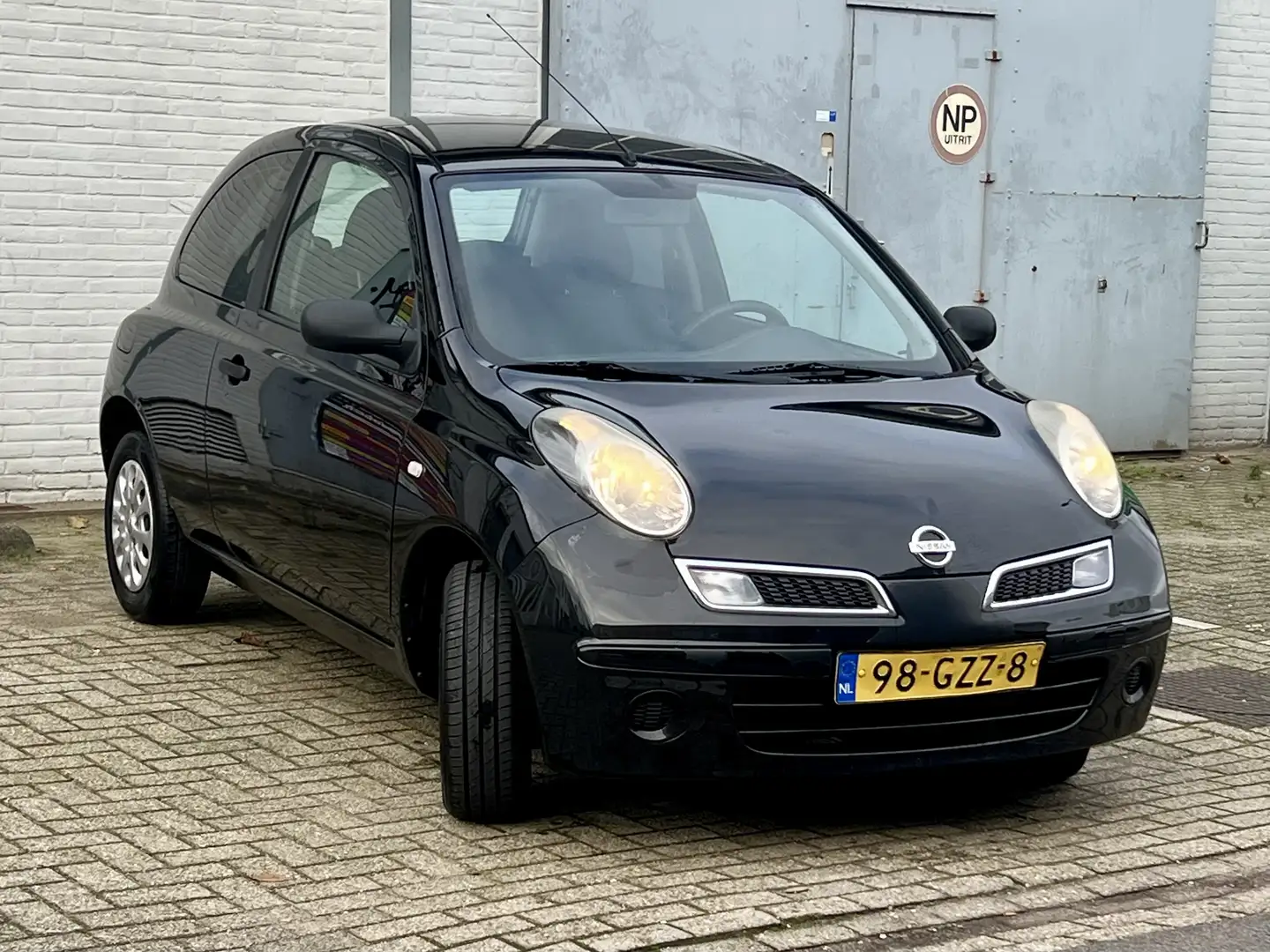 Nissan Micra 1.2 Pure Чёрный - 1
